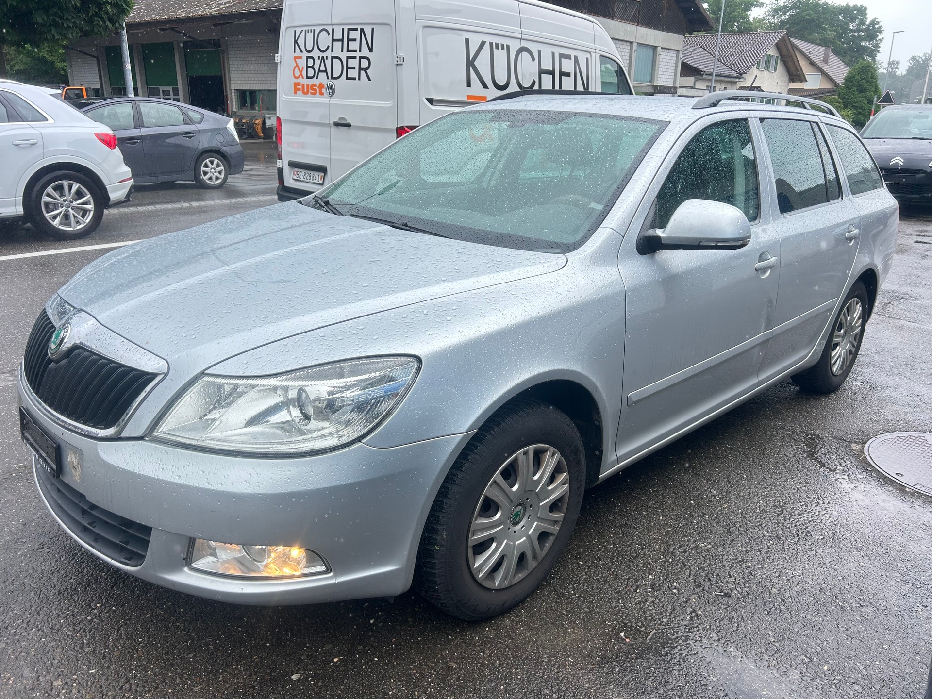 SKODA Octavia Combi 1.6 TDI Ambition DSG-image-0