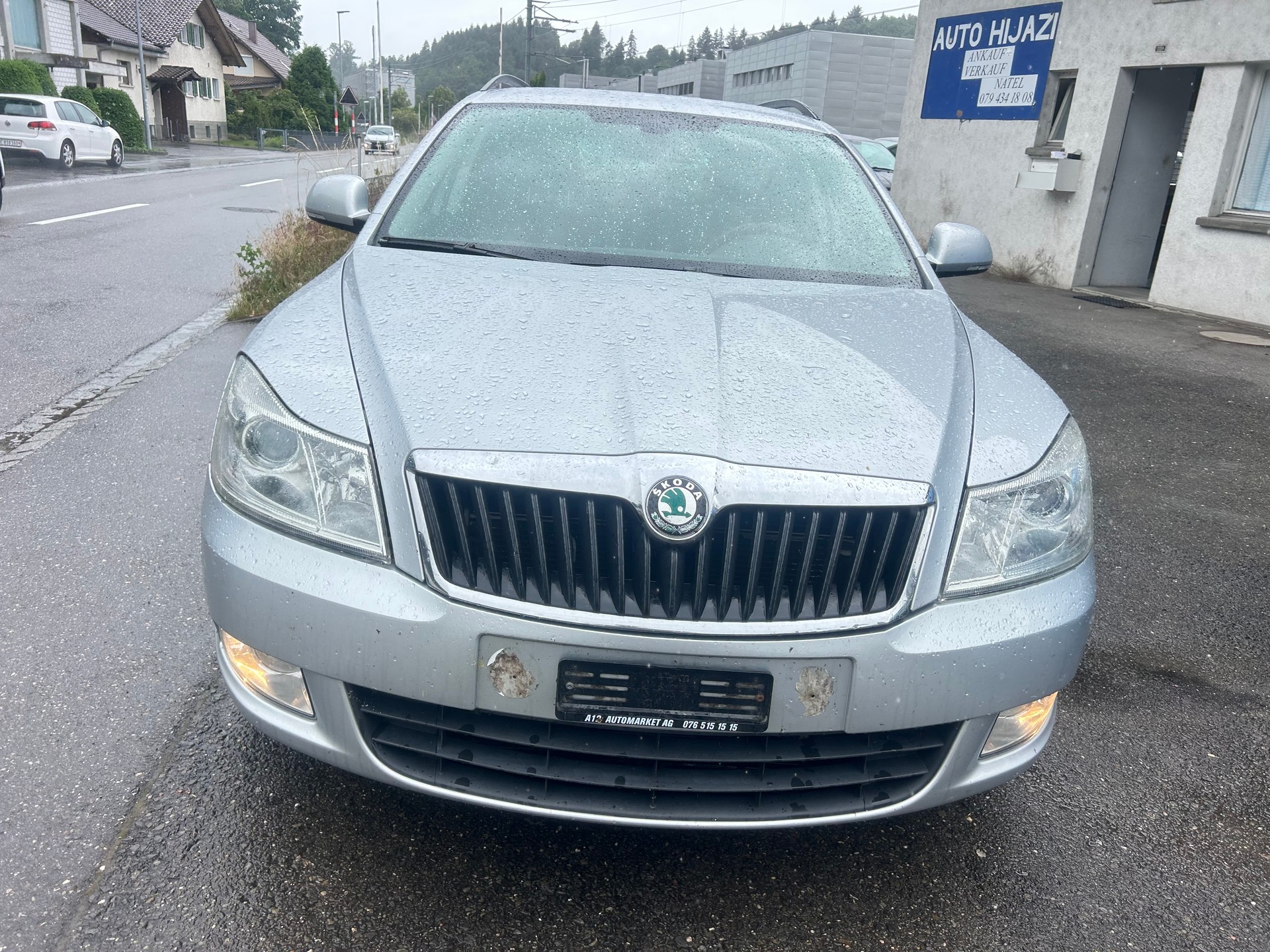 SKODA Octavia Combi 1.6 TDI Ambition DSG-image-1