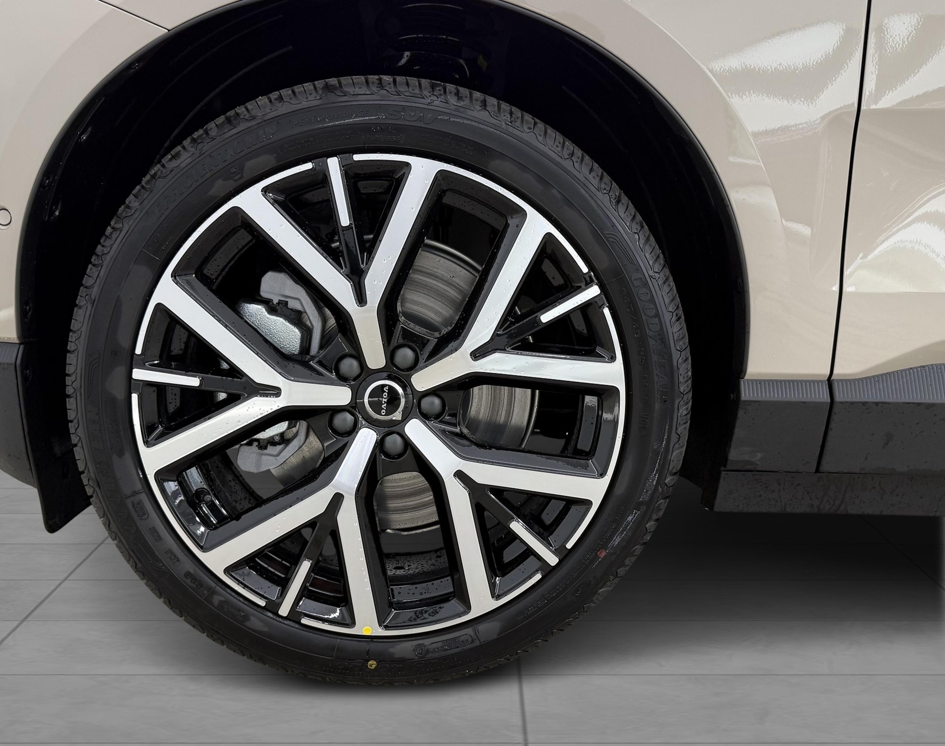 VOLVO EX 30 E60 Twin Ultra Performanc-image-10