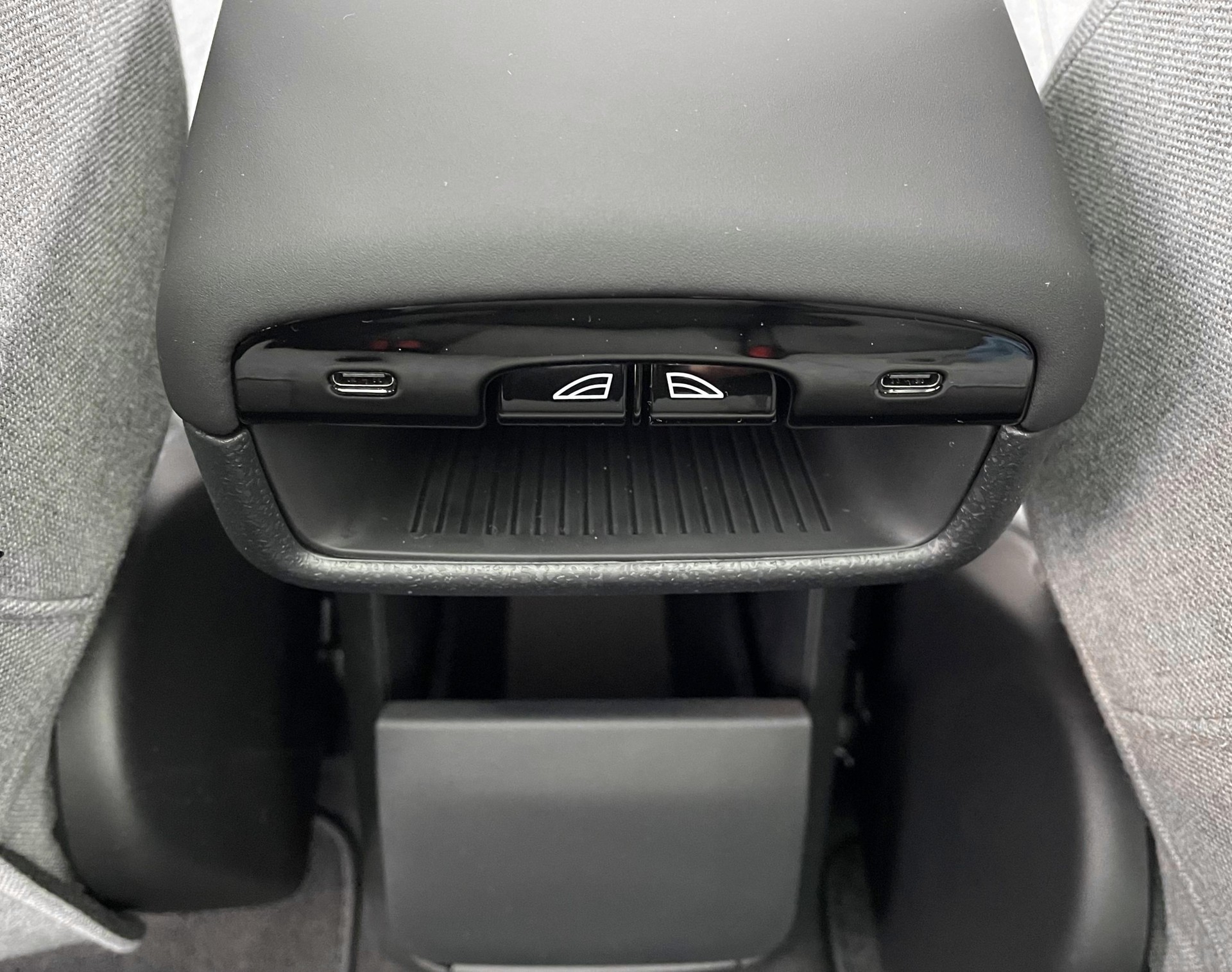 VOLVO EX 30 E60 Twin Ultra Performanc-image-8
