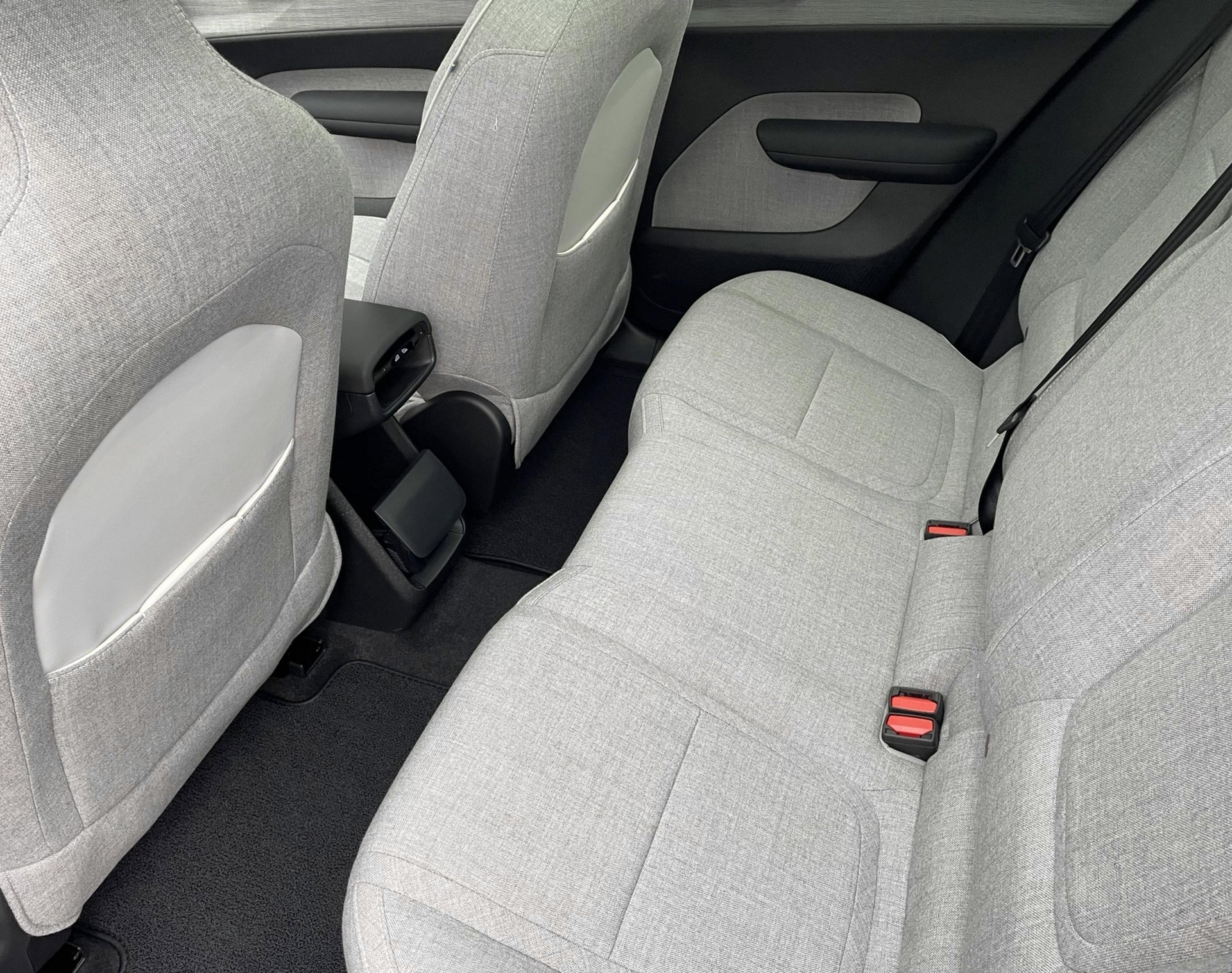 VOLVO EX 30 E60 Twin Ultra Performanc-image-3