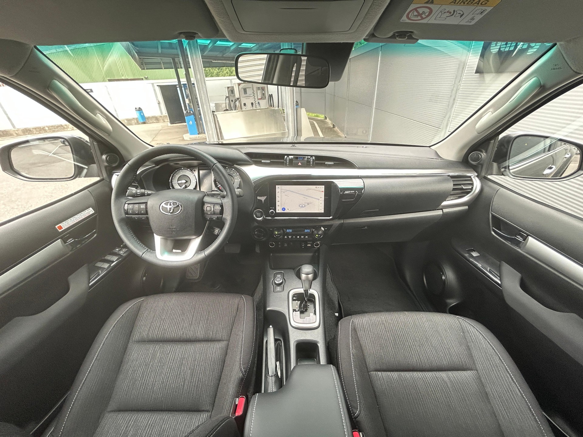 TOYOTA Hilux Double Cab.-Pick-up 2.8 D-4D MHEV 204 Style-image-5
