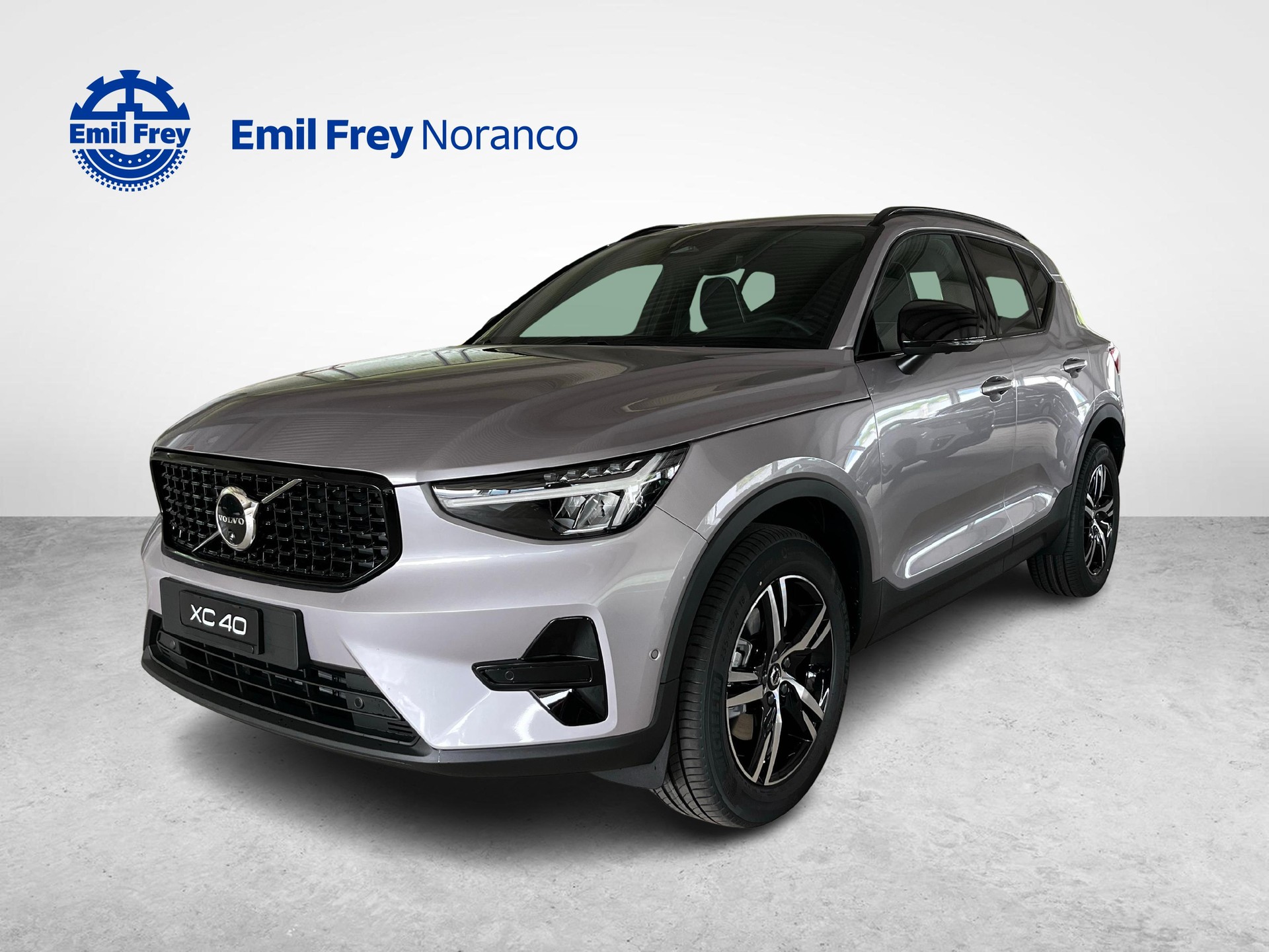 VOLVO XC40 2.0 B3 MH Plus Dark-image-0