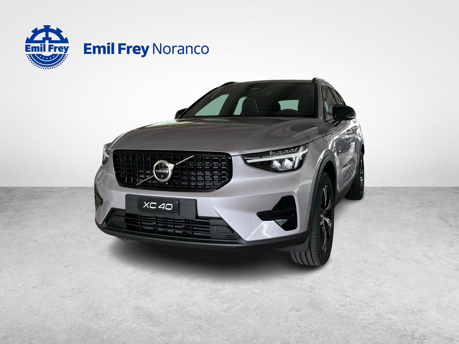 VOLVO XC40 2.0 B3 MH Plus Dark-image-1