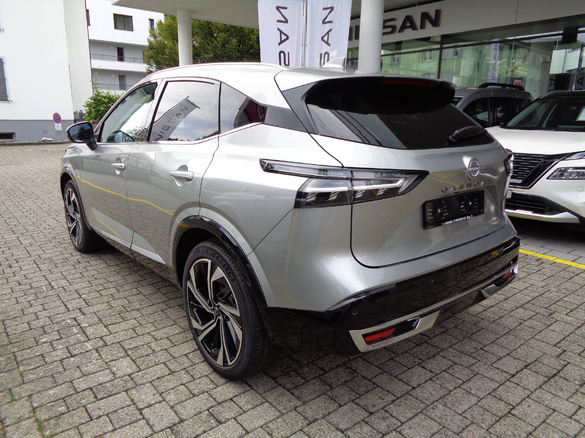 NISSAN Qashqai 1.3 DIG-T Tekna+ 4x4-image-1