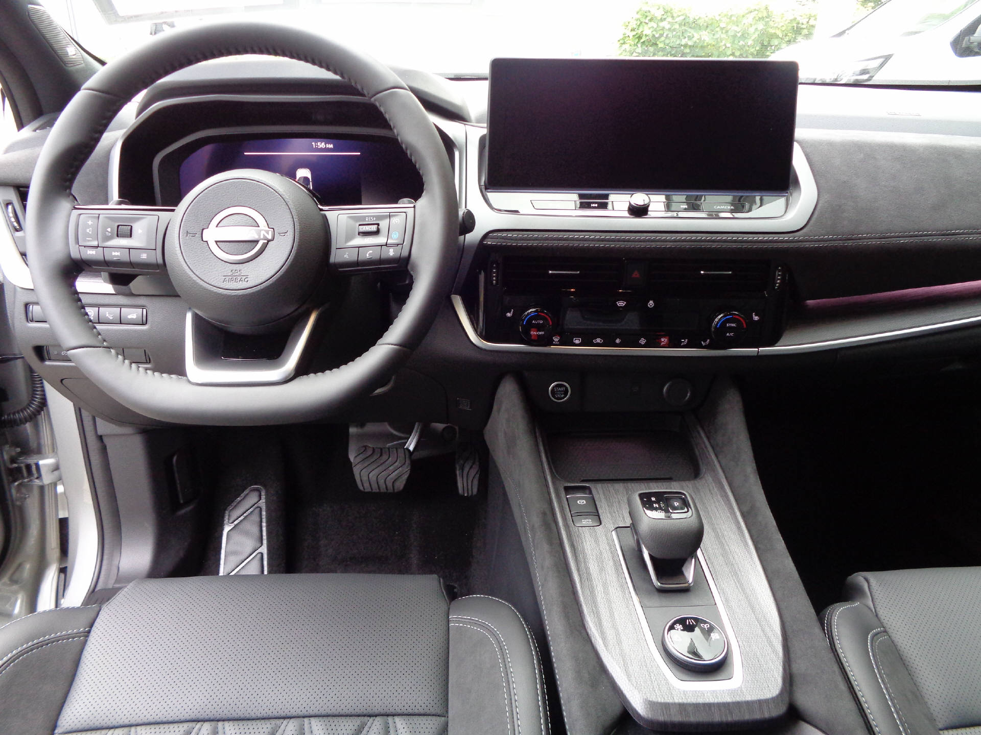 NISSAN Qashqai 1.3 DIG-T Tekna+ 4x4-image-8