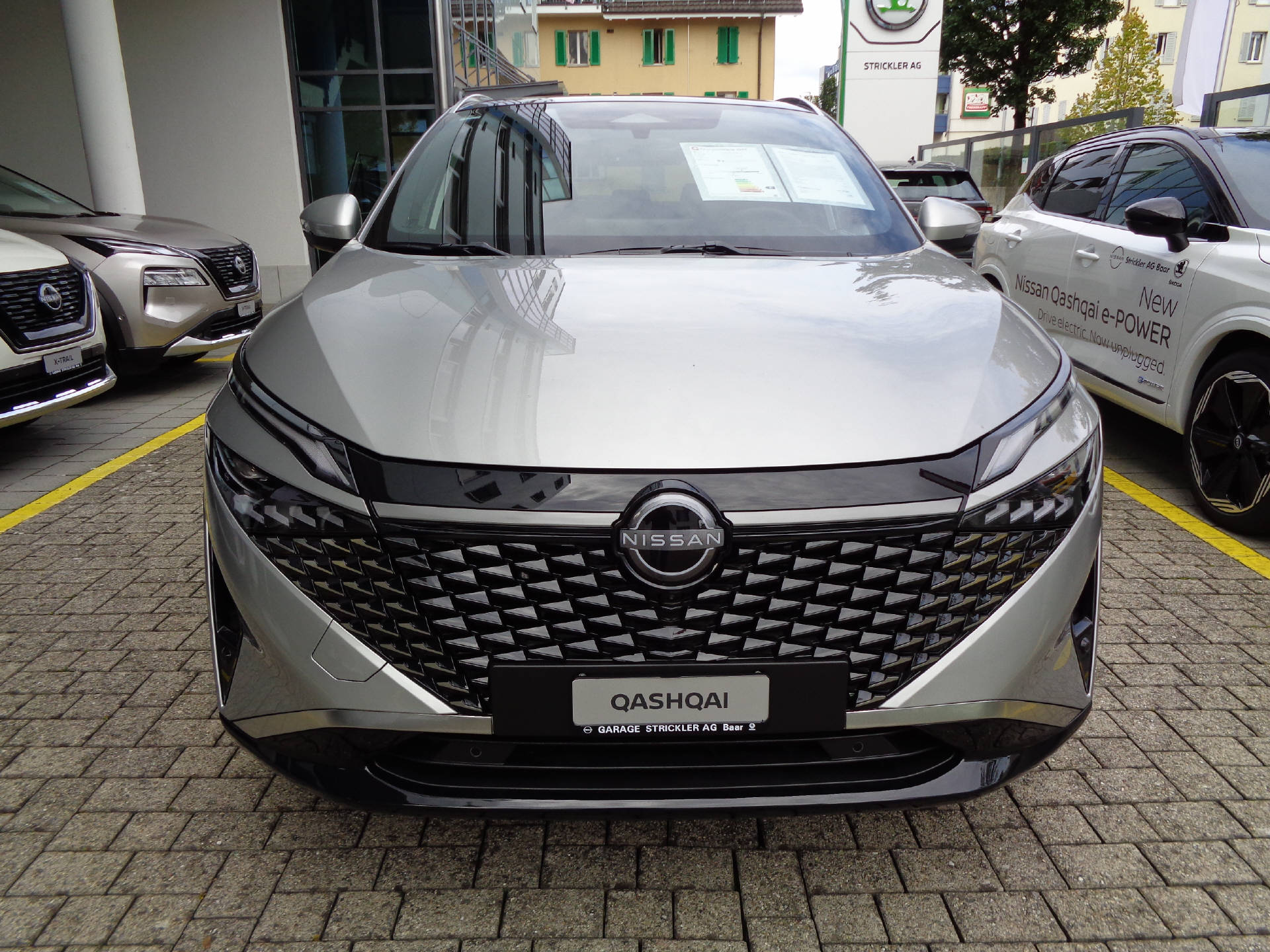 NISSAN Qashqai 1.3 DIG-T Tekna+ 4x4-image-4