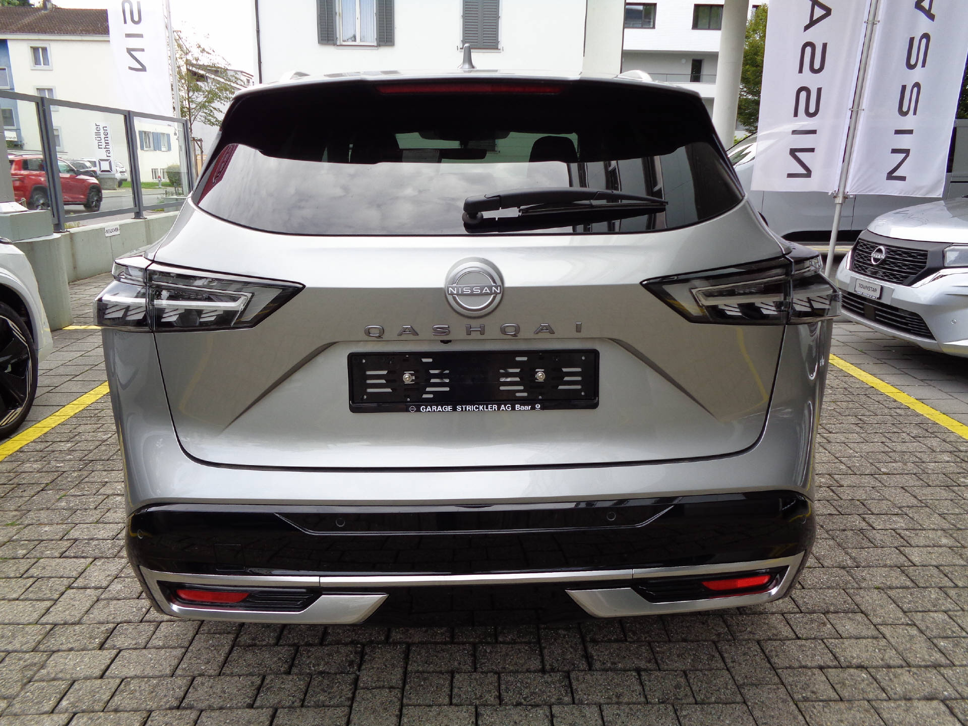 NISSAN Qashqai 1.3 DIG-T Tekna+ 4x4-image-5