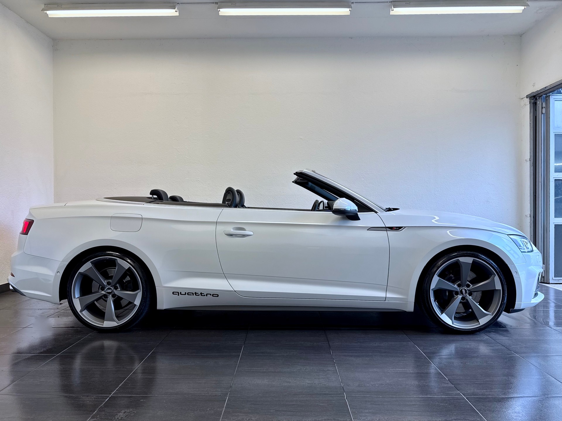 AUDI S5 Cabriolet 3.0 TFSI quattro tiptronic-image-4