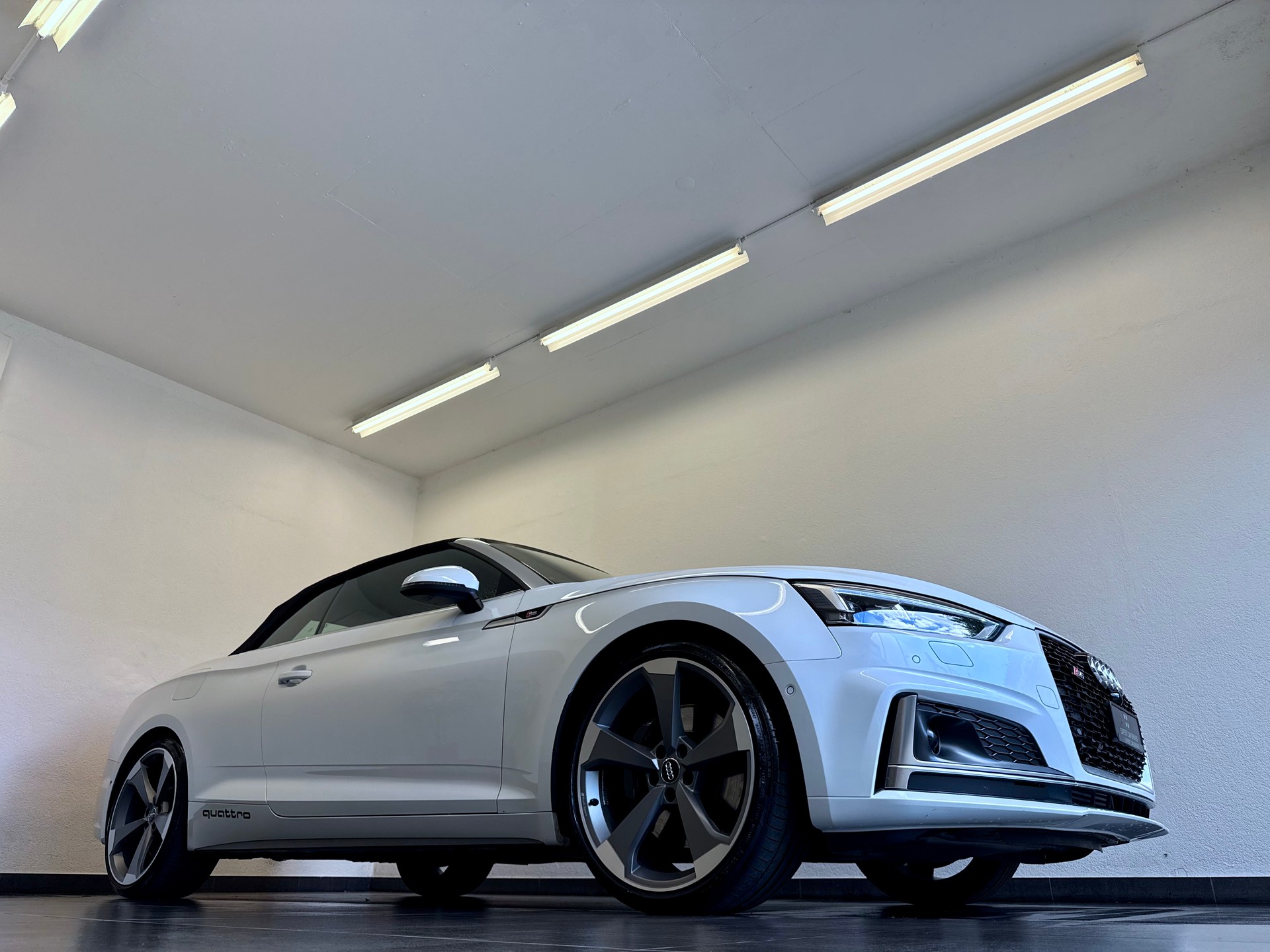 AUDI S5 Cabriolet 3.0 TFSI quattro tiptronic-image-28