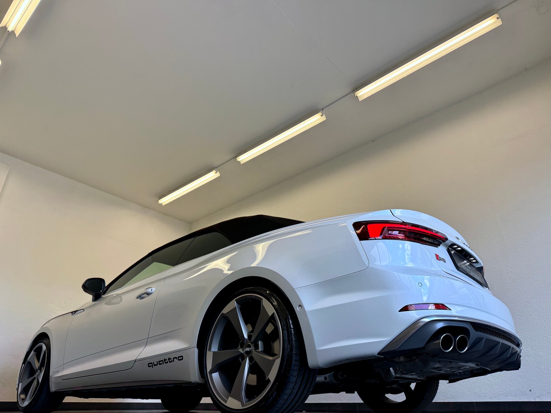 AUDI S5 Cabriolet 3.0 TFSI quattro tiptronic-image-35