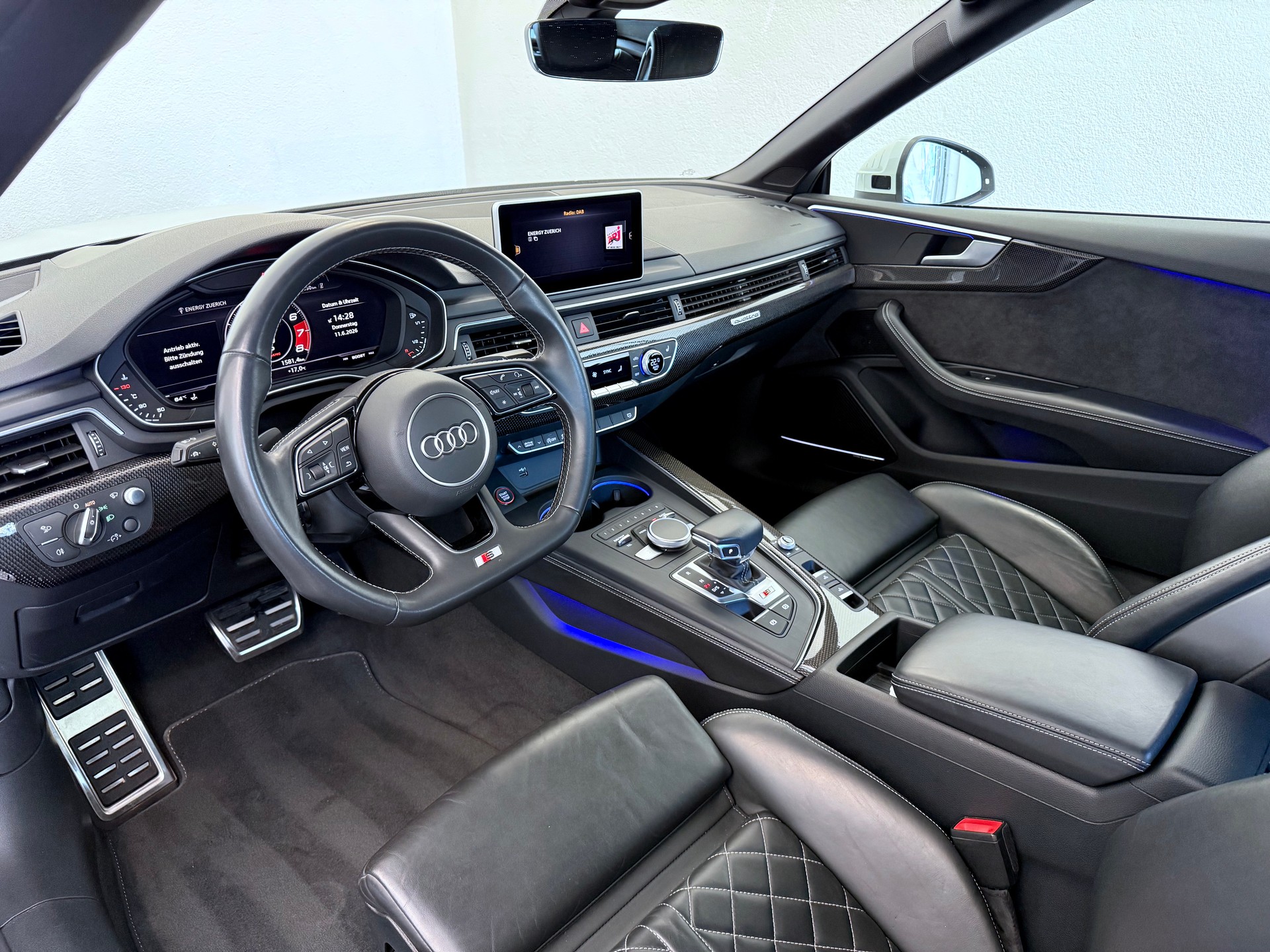 AUDI S5 Cabriolet 3.0 TFSI quattro tiptronic-image-12