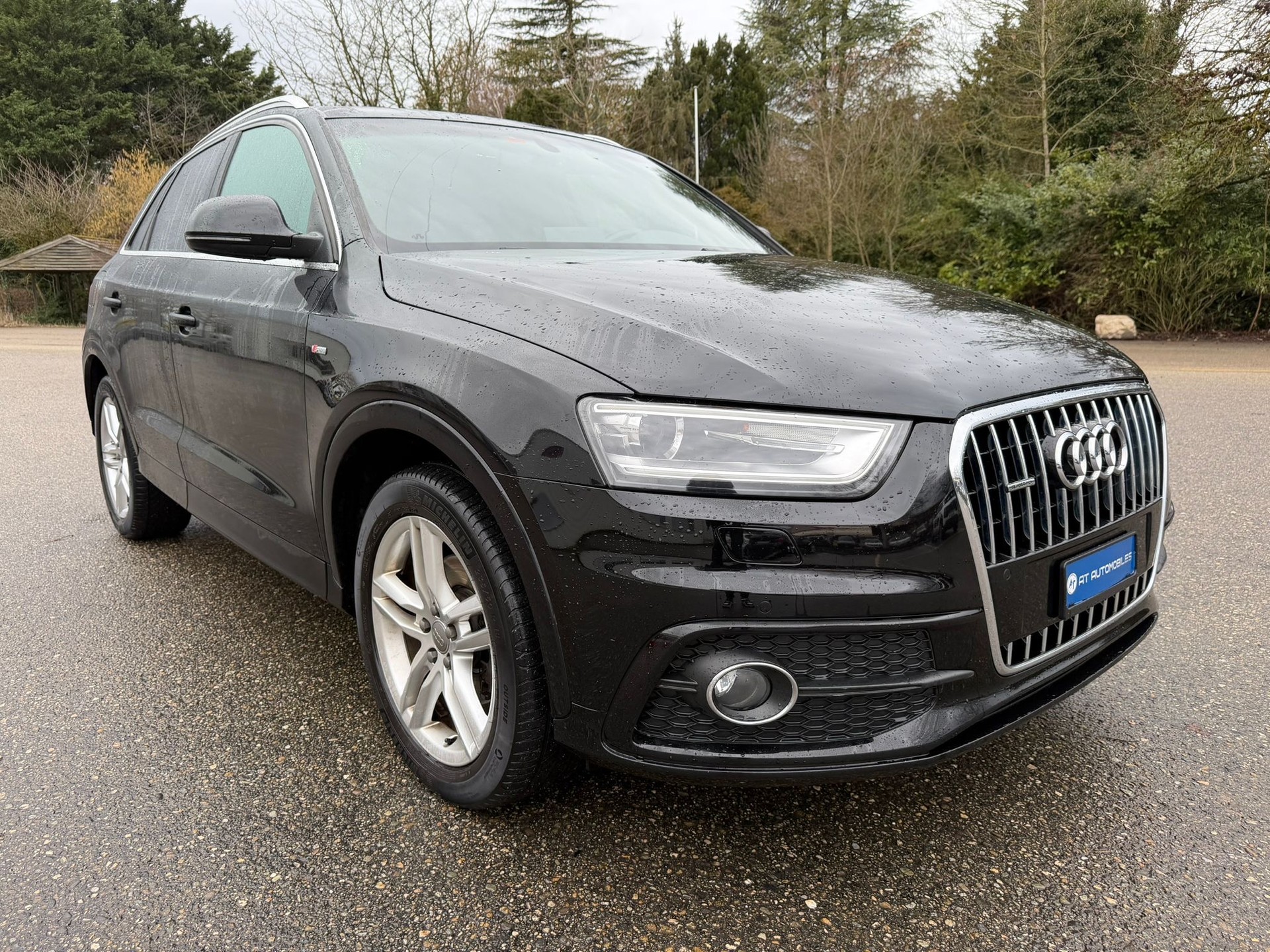 AUDI Q3 2.0 TDI quattro S-tronic-image-2