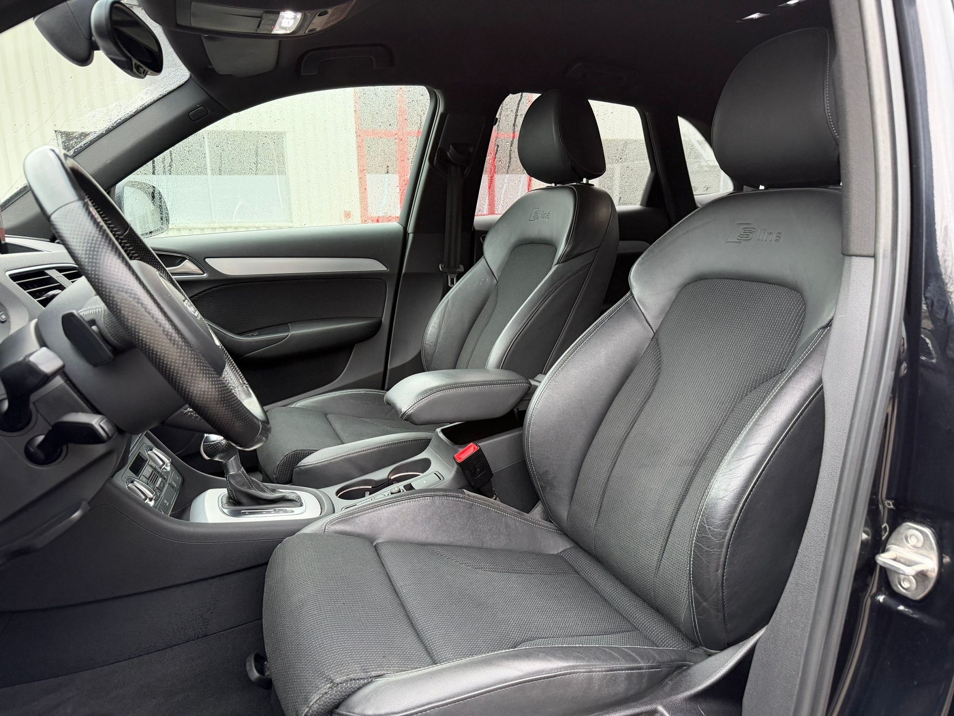 AUDI Q3 2.0 TDI quattro S-tronic-image-6