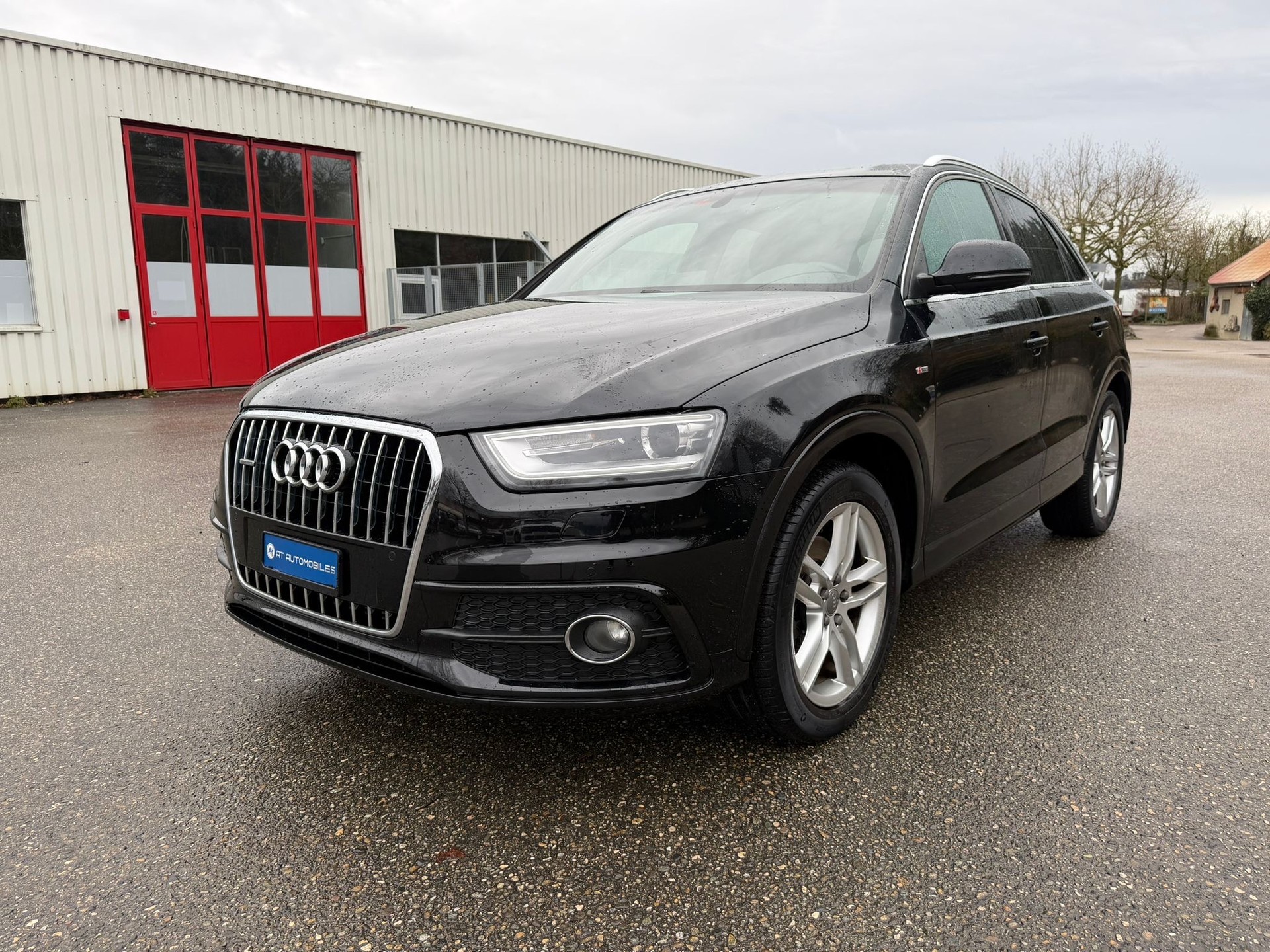 AUDI Q3 2.0 TDI quattro S-tronic-image-1