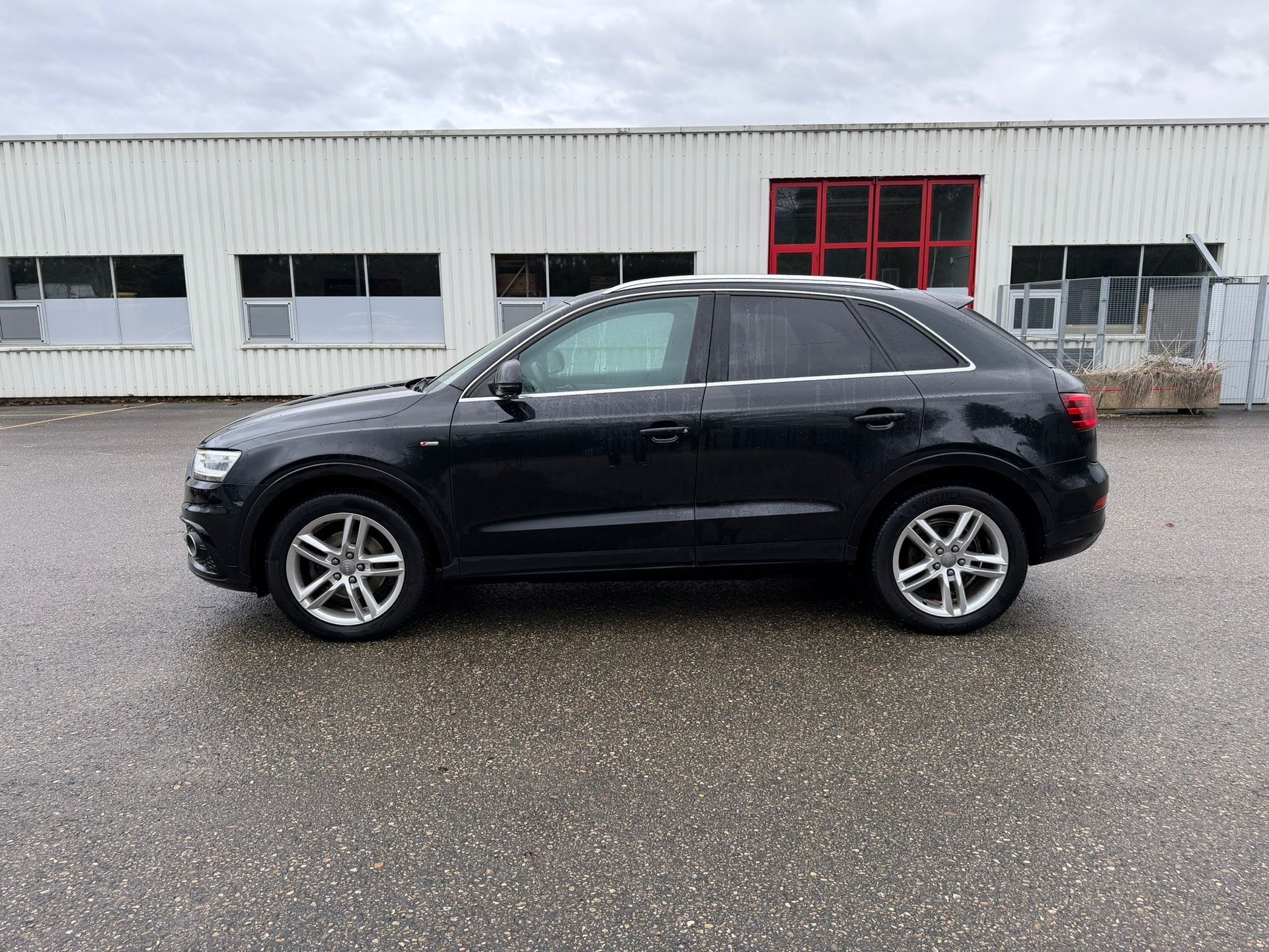 AUDI Q3 2.0 TDI quattro S-tronic-image-3