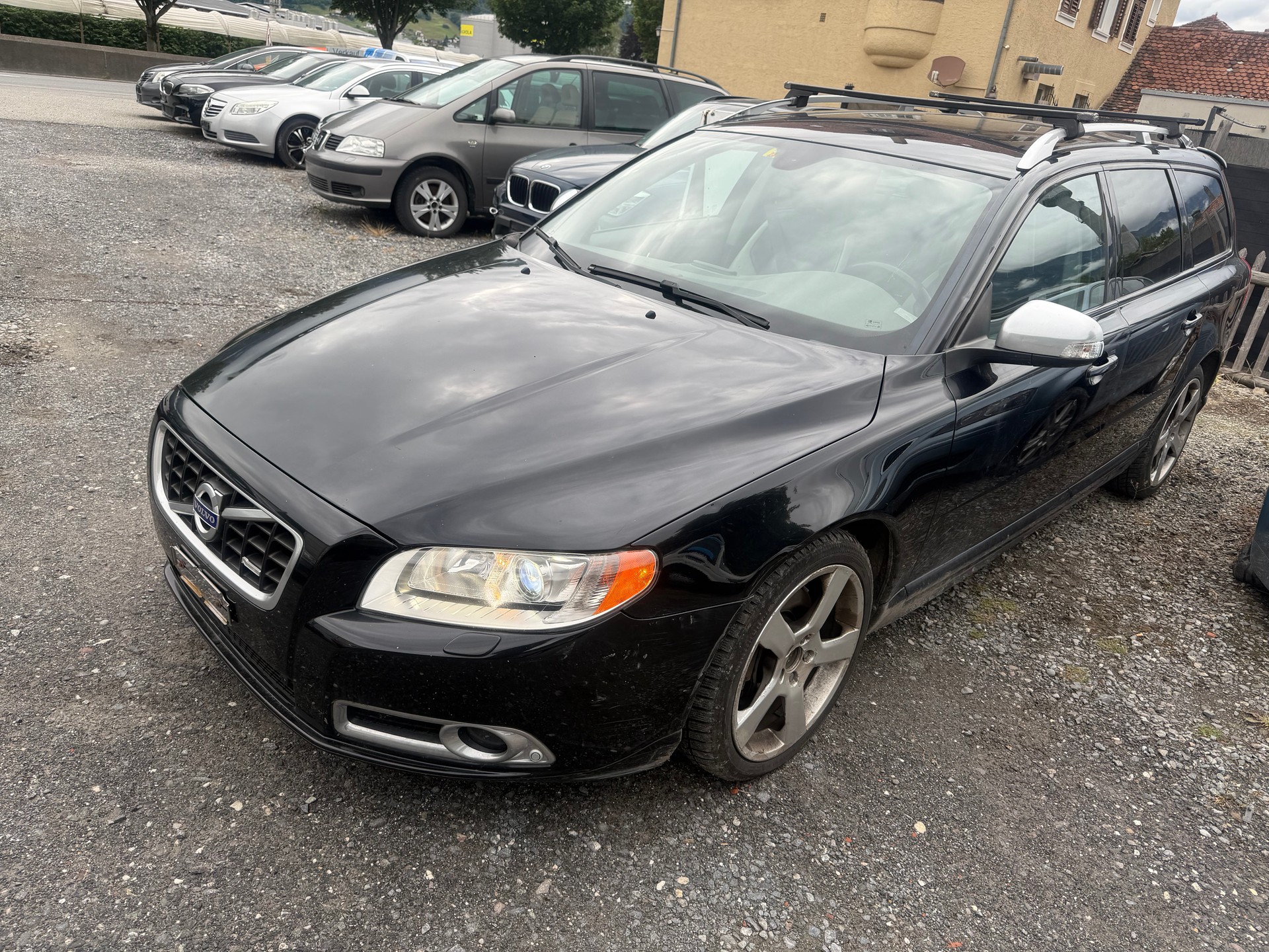 VOLVO R- Design