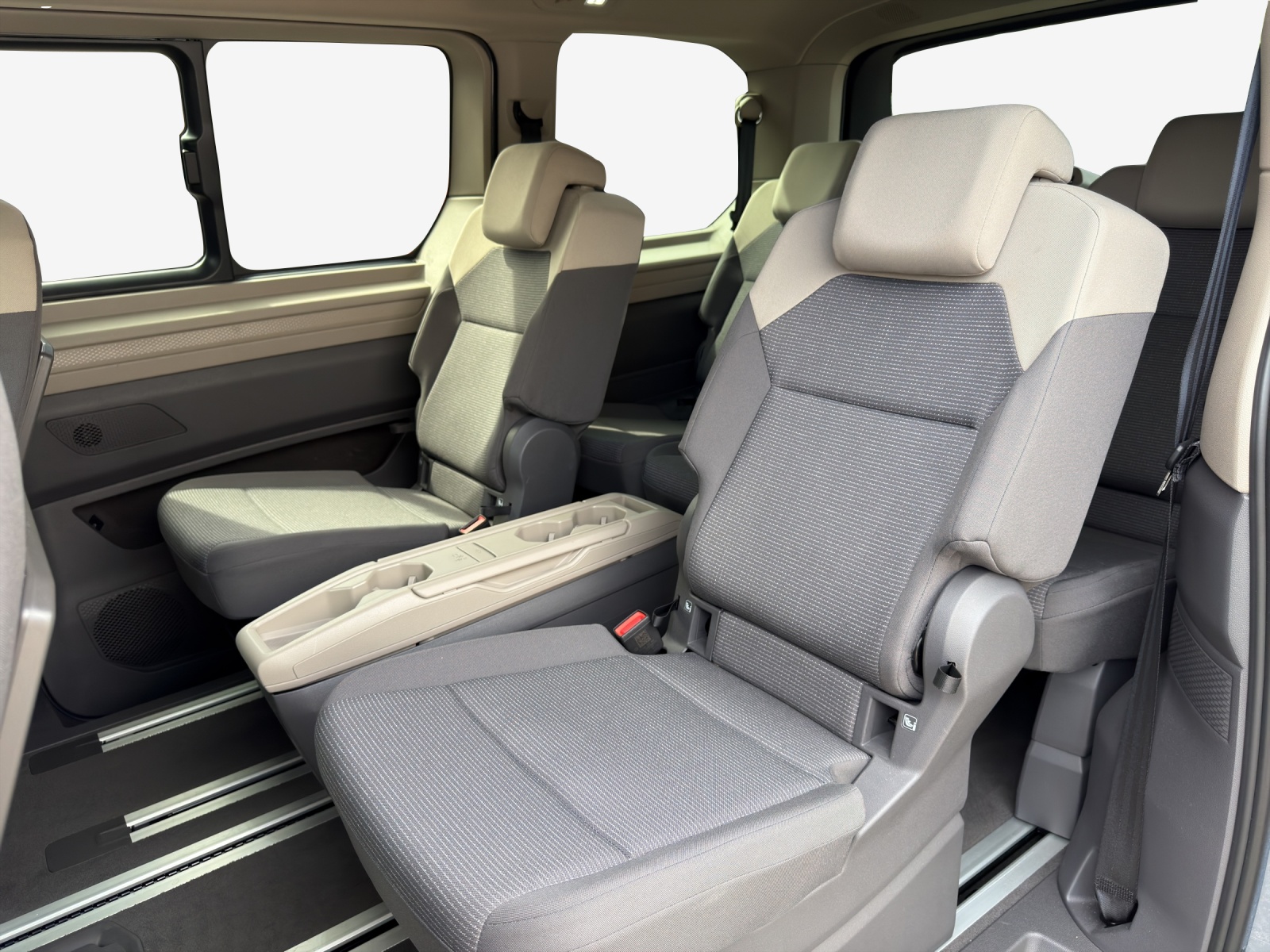 VW Multivan 2.0 TDI Liberty DSG-image-11