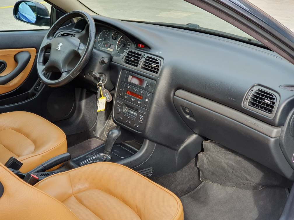 PEUGEOT 406 3.0 V6 Coupé Pininfarina-image-9