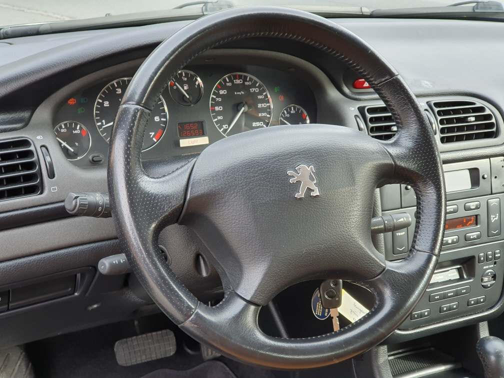 PEUGEOT 406 3.0 V6 Coupé Pininfarina-image-12