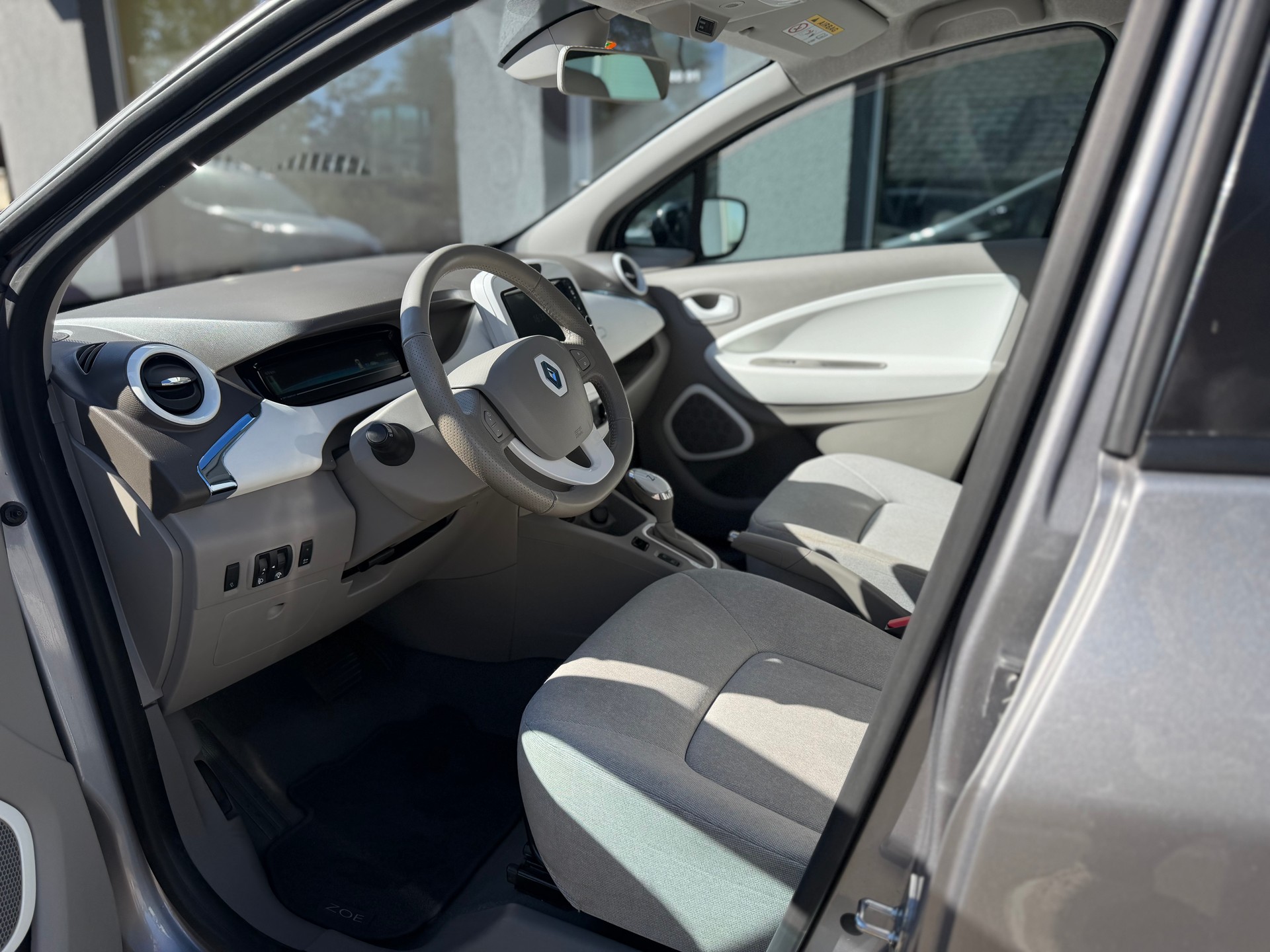 RENAULT Zoe Intens Q210 (Batterie inkl. nicht in Miete)ab MFK und Service in top Zustand-image-4