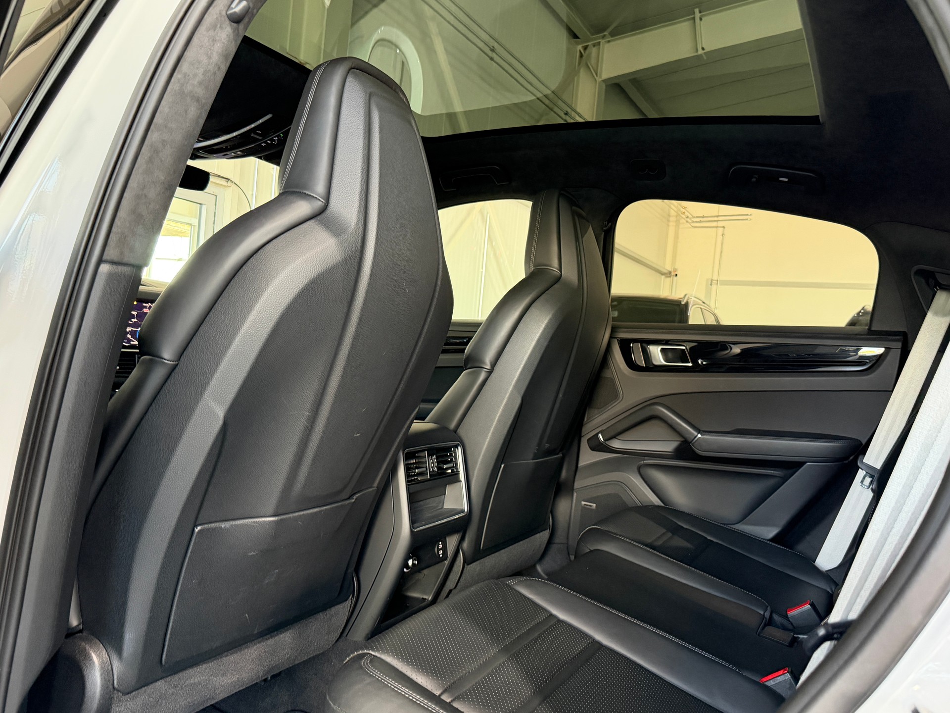 PORSCHE Cayenne Coupé E-Hybrid (CH) inkl. Approved Garantie-image-15
