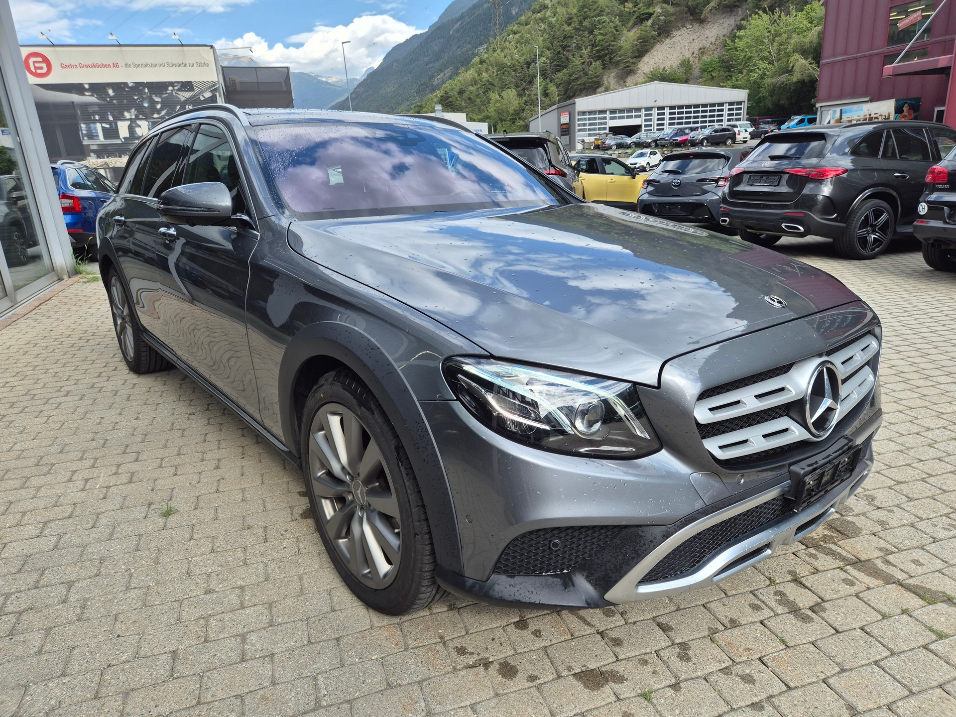MERCEDES-BENZ E 220 d All-Terrain Avantgarde 4Matic 9G-Tronic-image-2