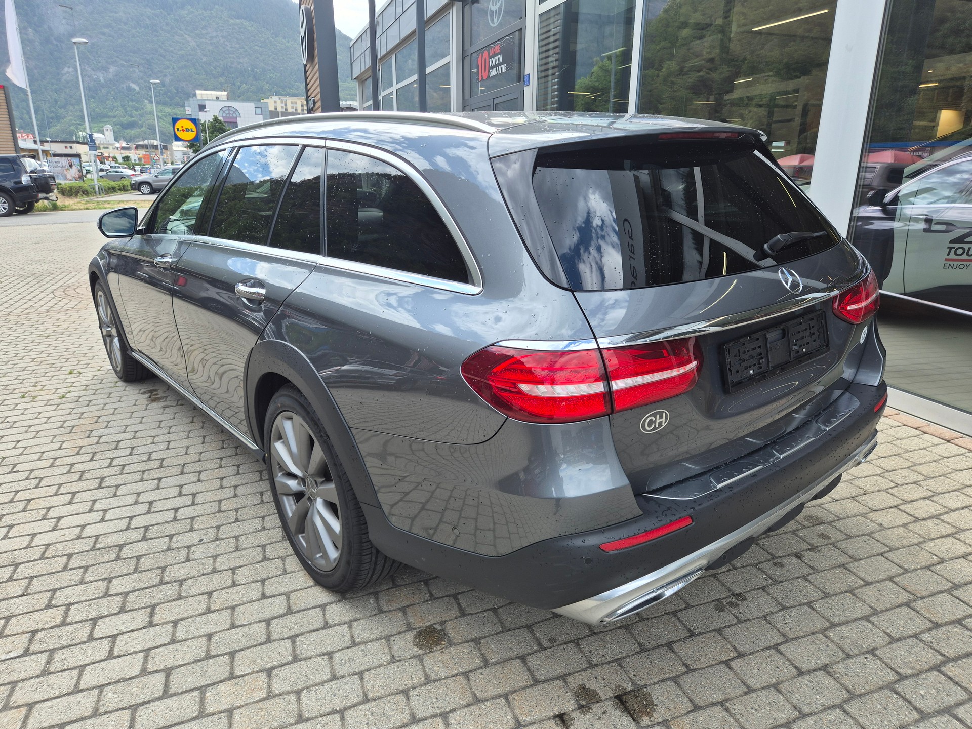 MERCEDES-BENZ E 220 d All-Terrain Avantgarde 4Matic 9G-Tronic-image-9