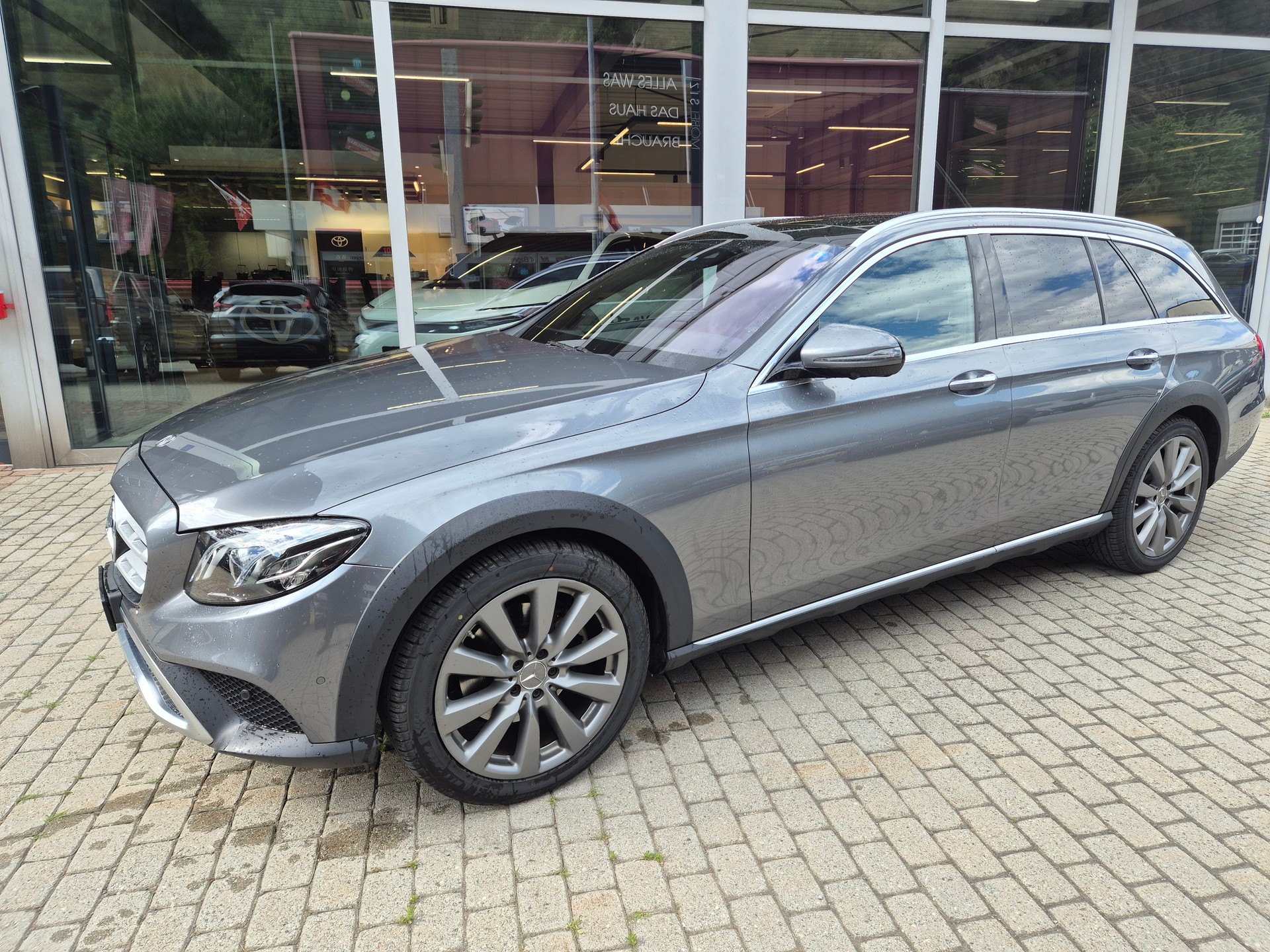 MERCEDES-BENZ E 220 d All-Terrain Avantgarde 4Matic 9G-Tronic-image-1