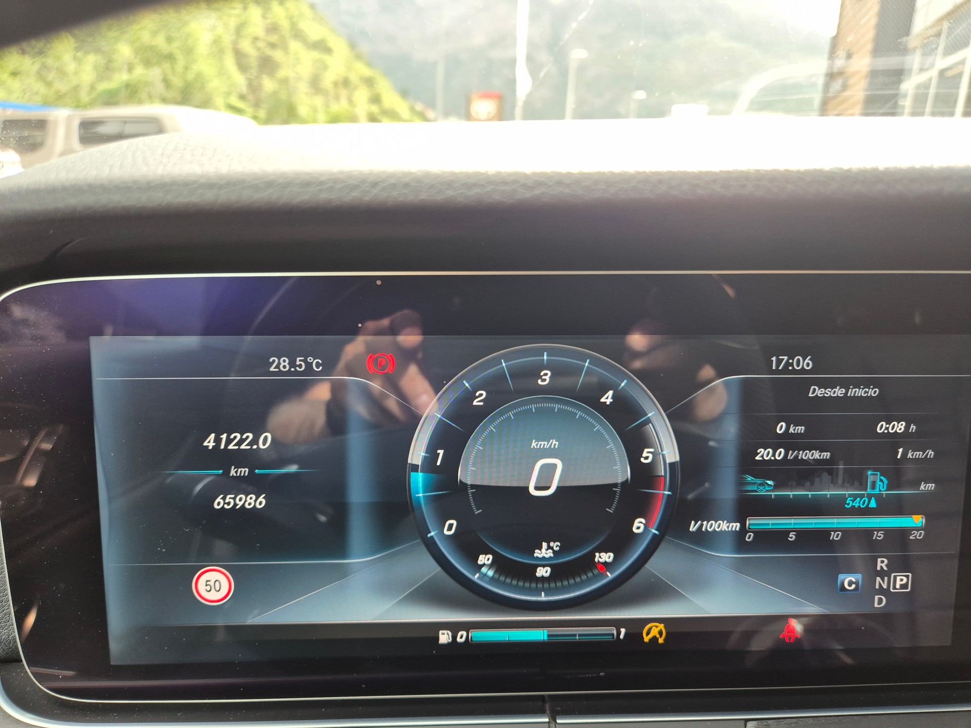 MERCEDES-BENZ E 220 d All-Terrain Avantgarde 4Matic 9G-Tronic-image-6