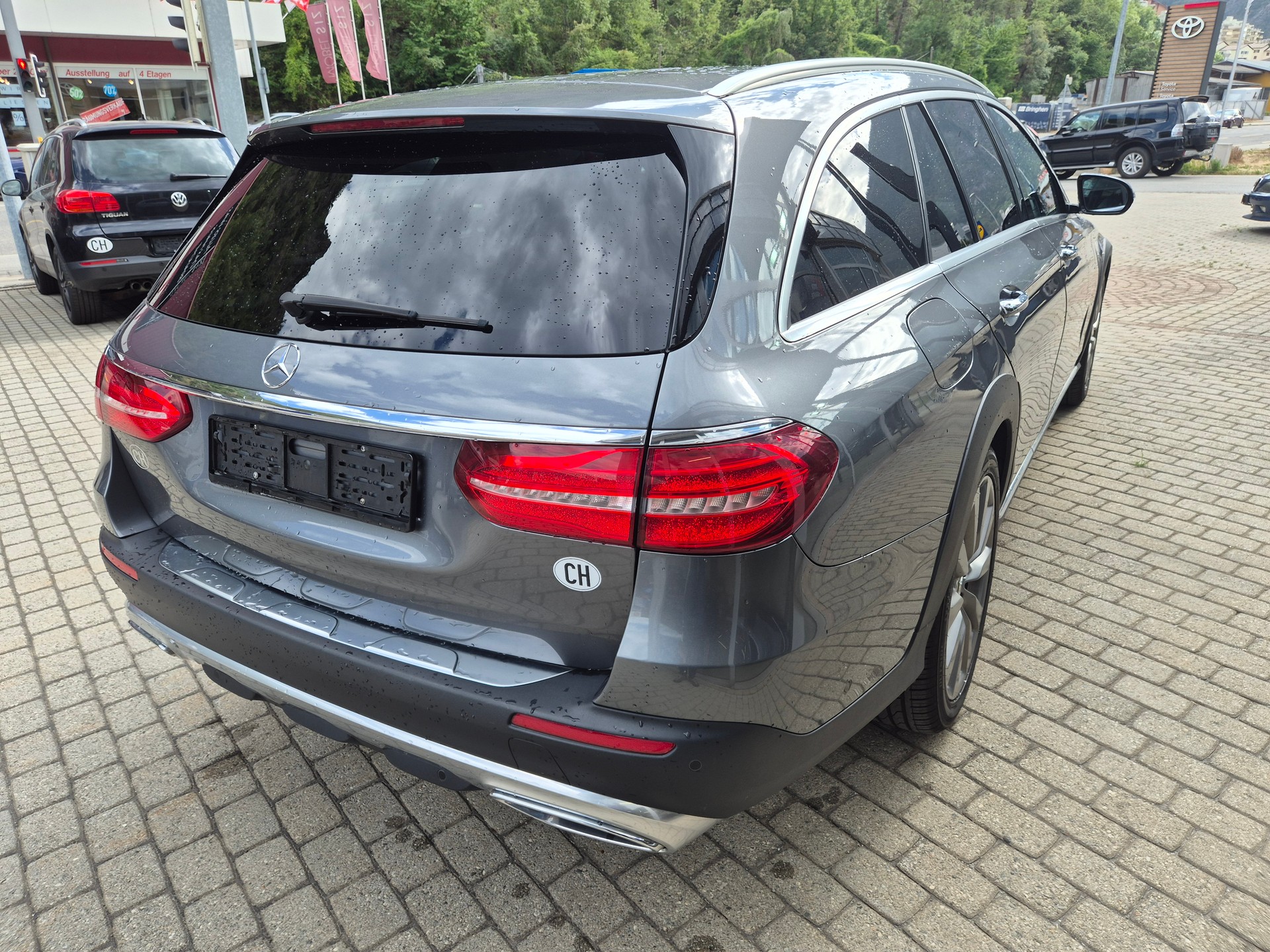 MERCEDES-BENZ E 220 d All-Terrain Avantgarde 4Matic 9G-Tronic-image-3
