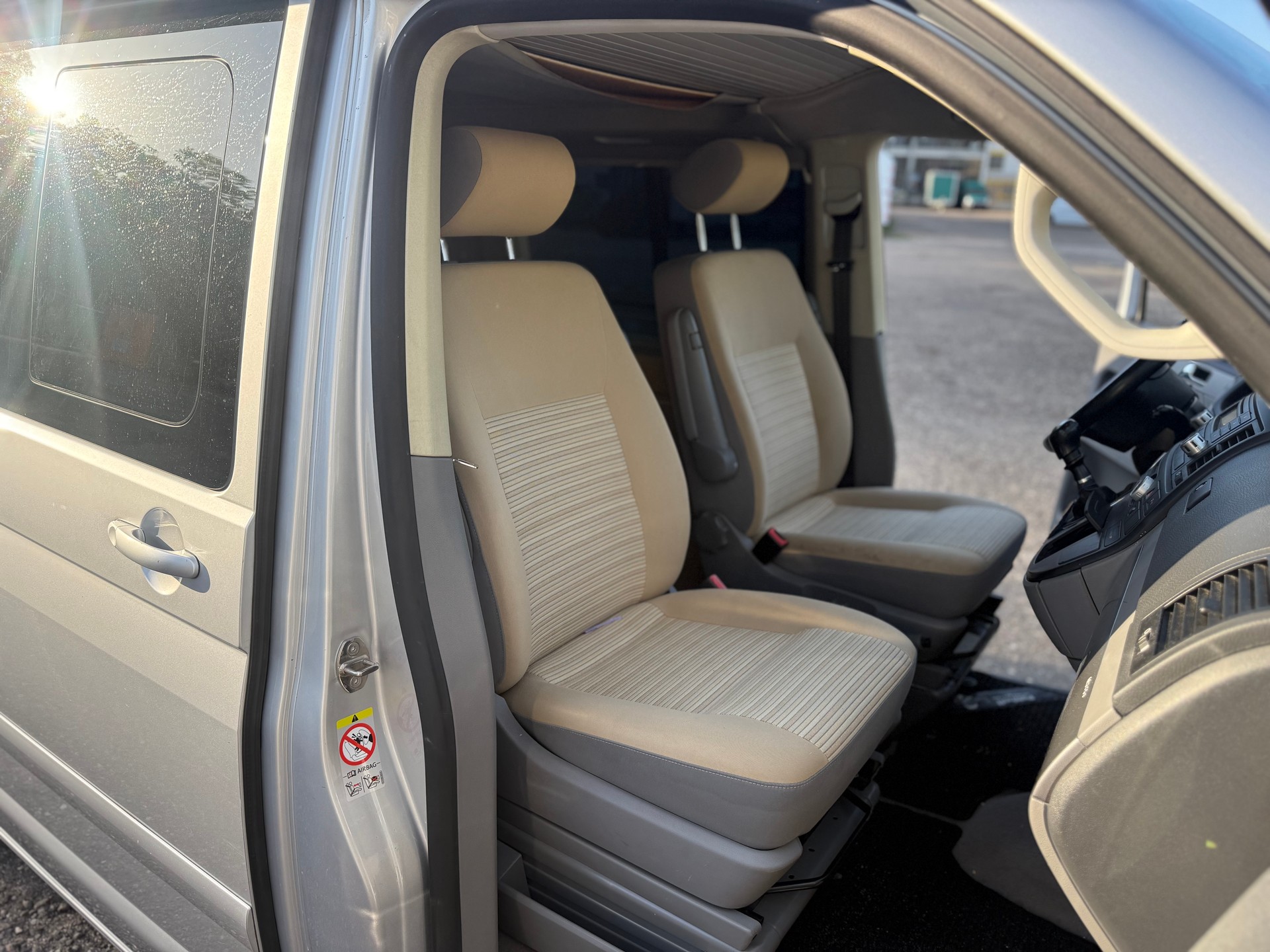 VW T5 California/ Wohnwagen-image-11