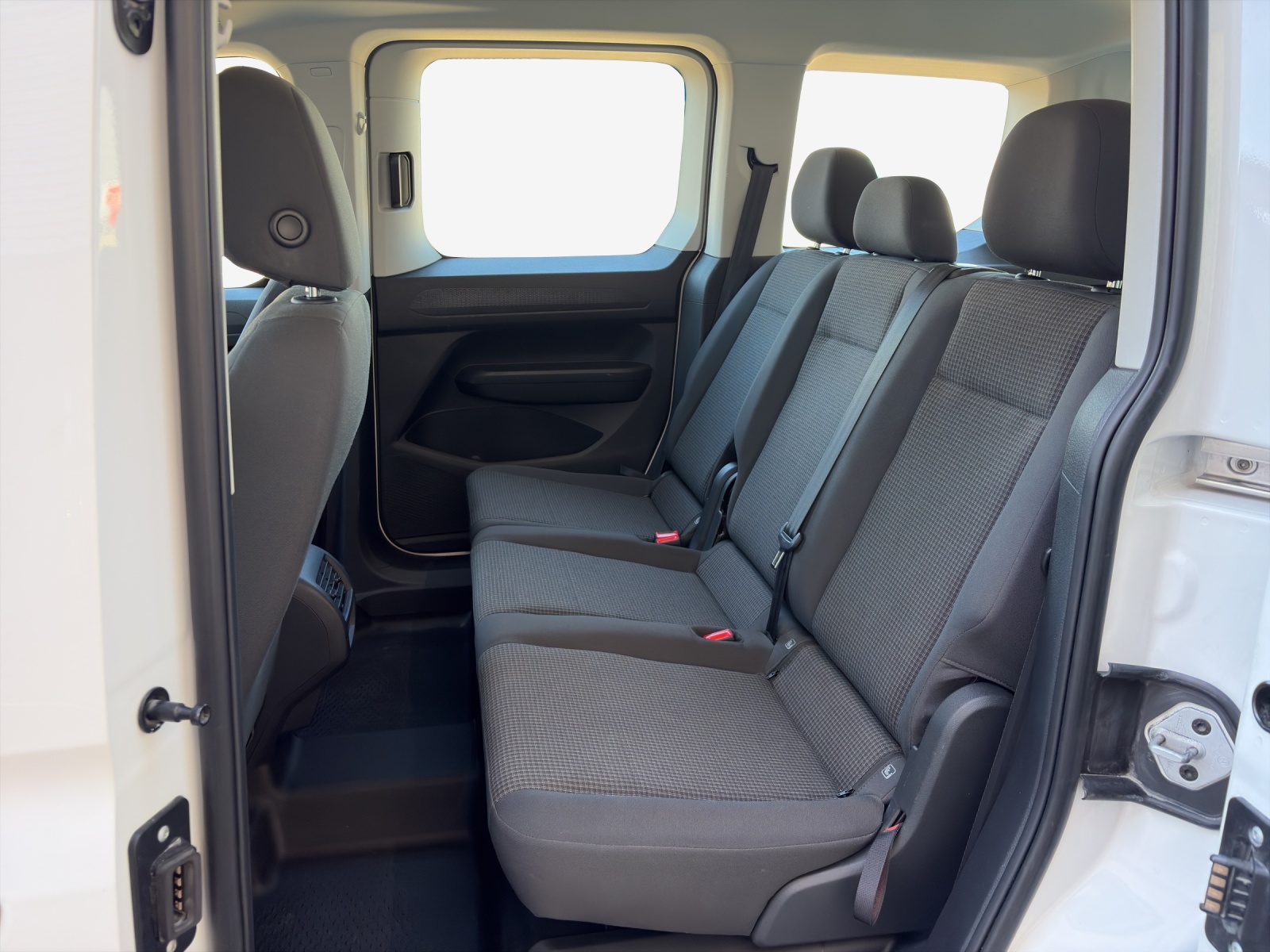 VW Caddy 2.0 TDI 4Motion-image-11