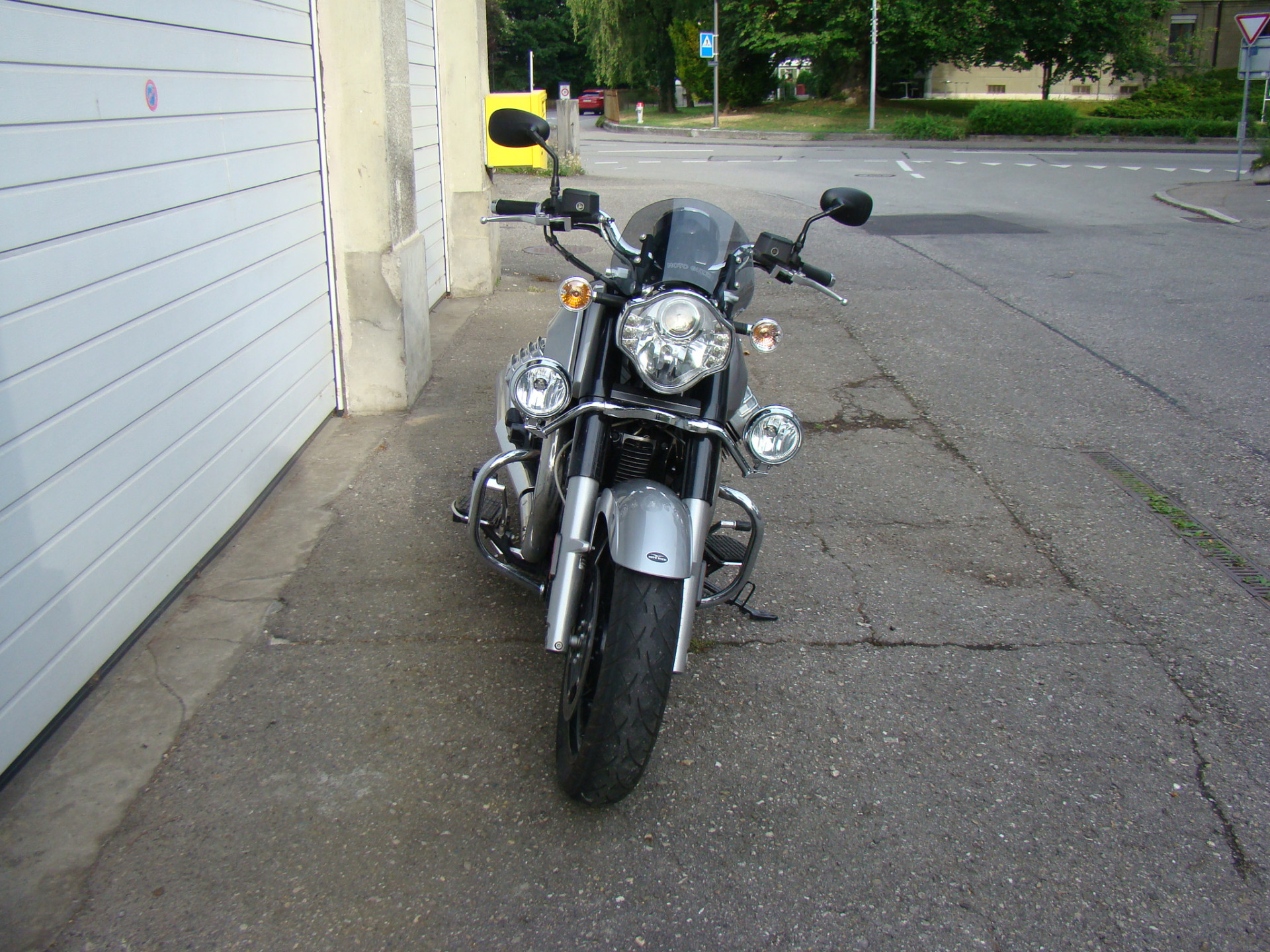 MOTO GUZZI California 1400-showroom-element-1