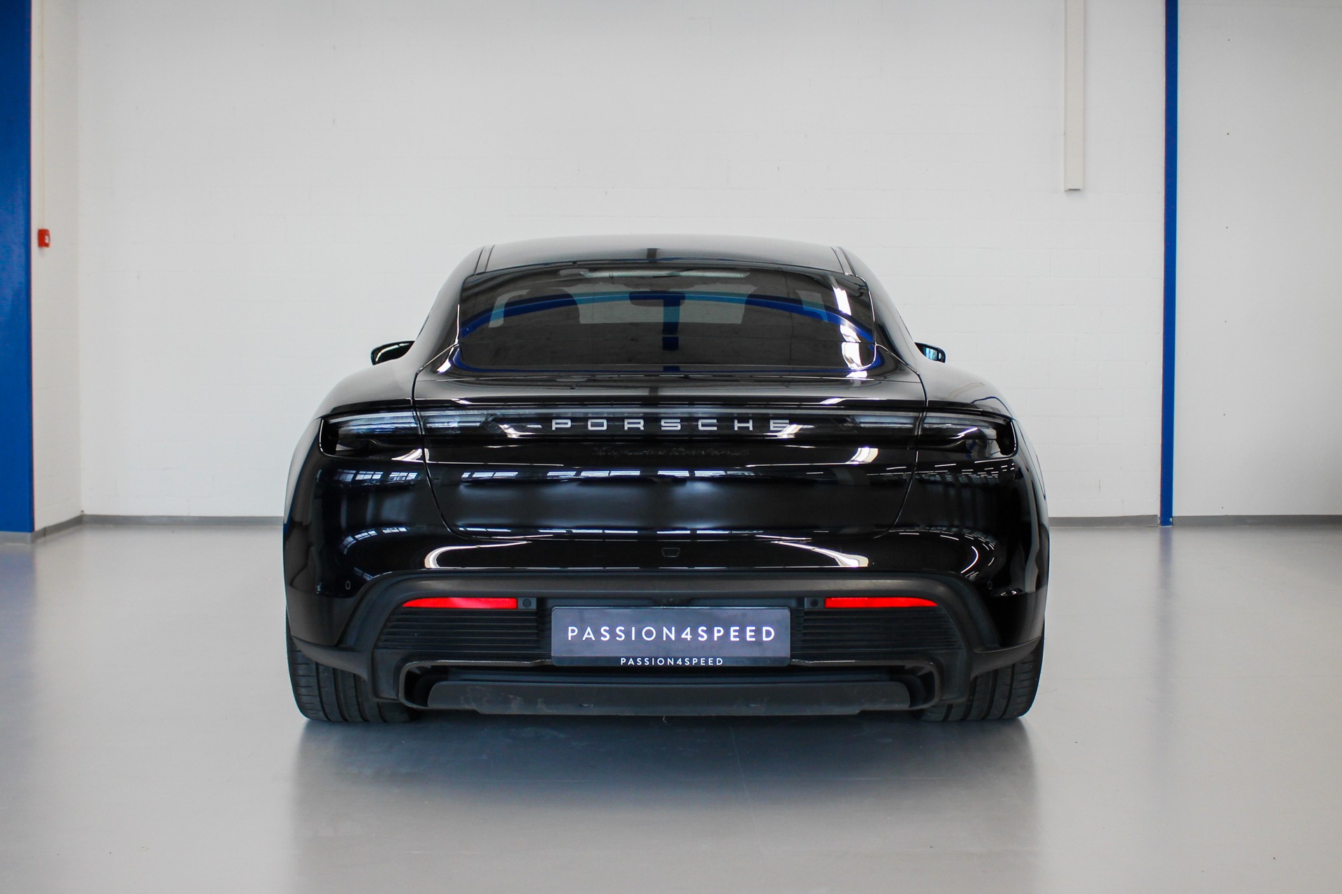 PORSCHE Taycan Turbo S-image-3