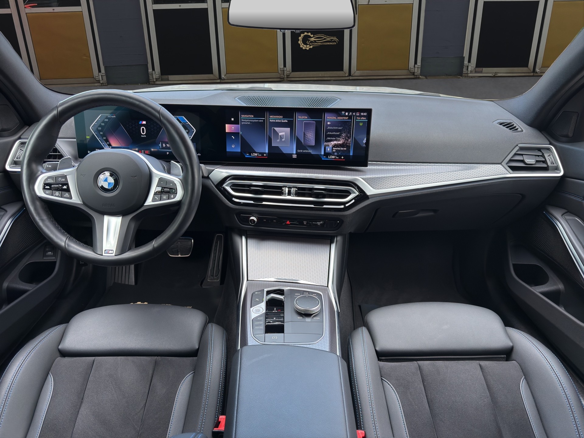 BMW 320d xDrive 48V Touring Steptronic M Sport-image-10