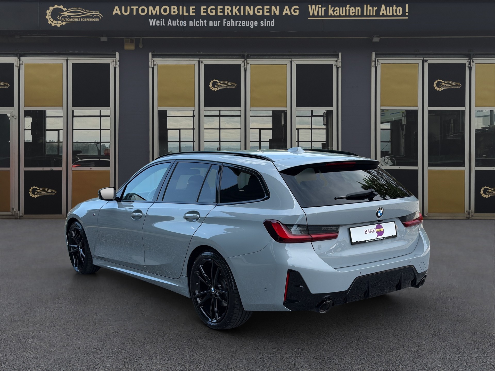 BMW 320d xDrive 48V Touring Steptronic M Sport-image-6