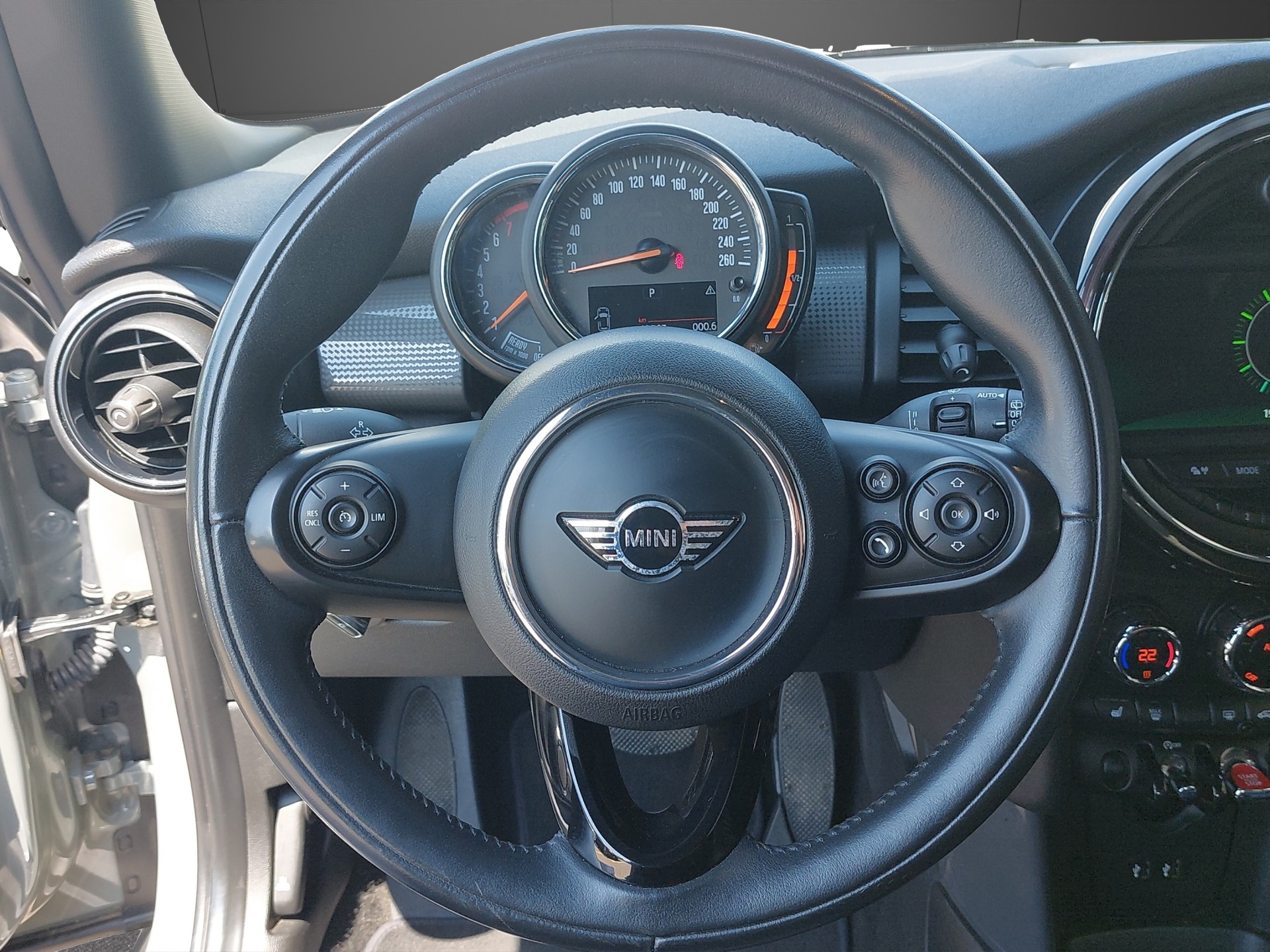 MINI F56 1.5i Cooper-image-13