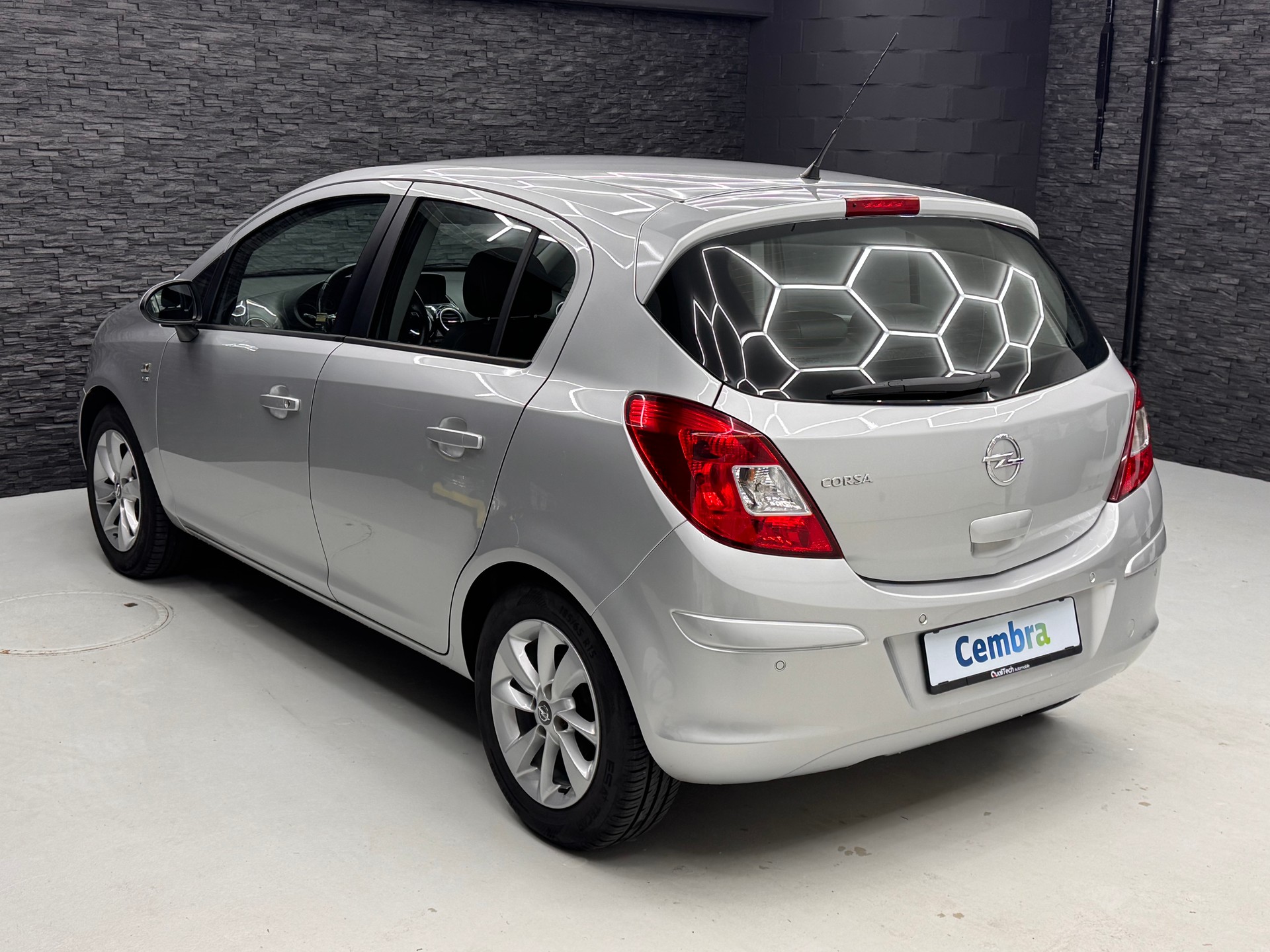 OPEL Corsa 1.4 TP Color Edition-image-5