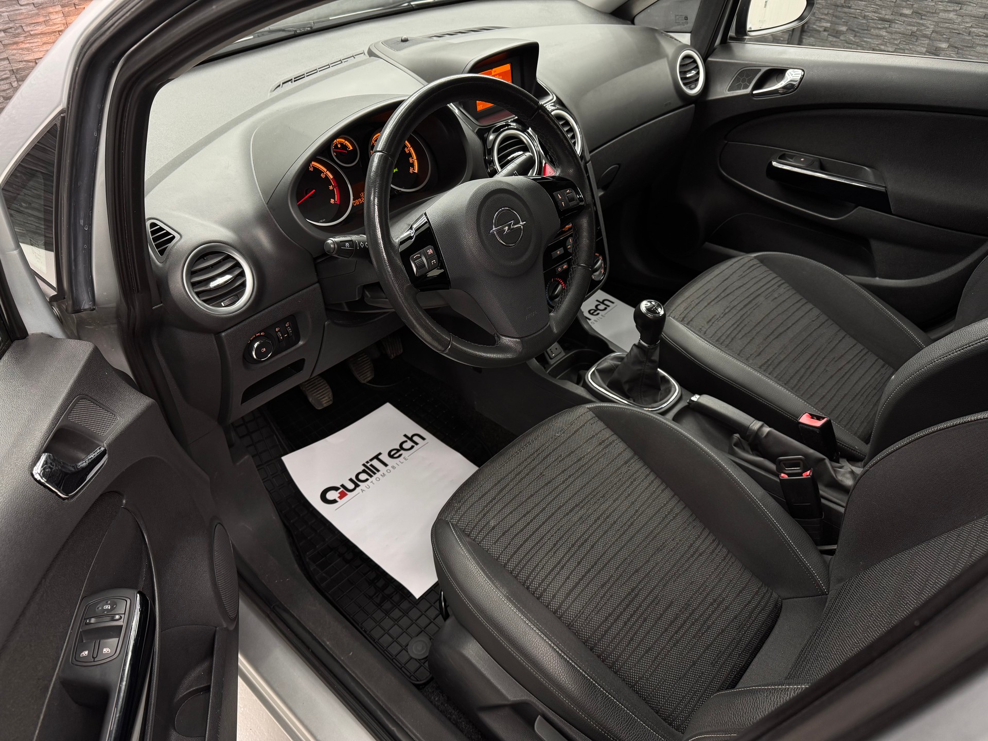 OPEL Corsa 1.4 TP Color Edition-image-7
