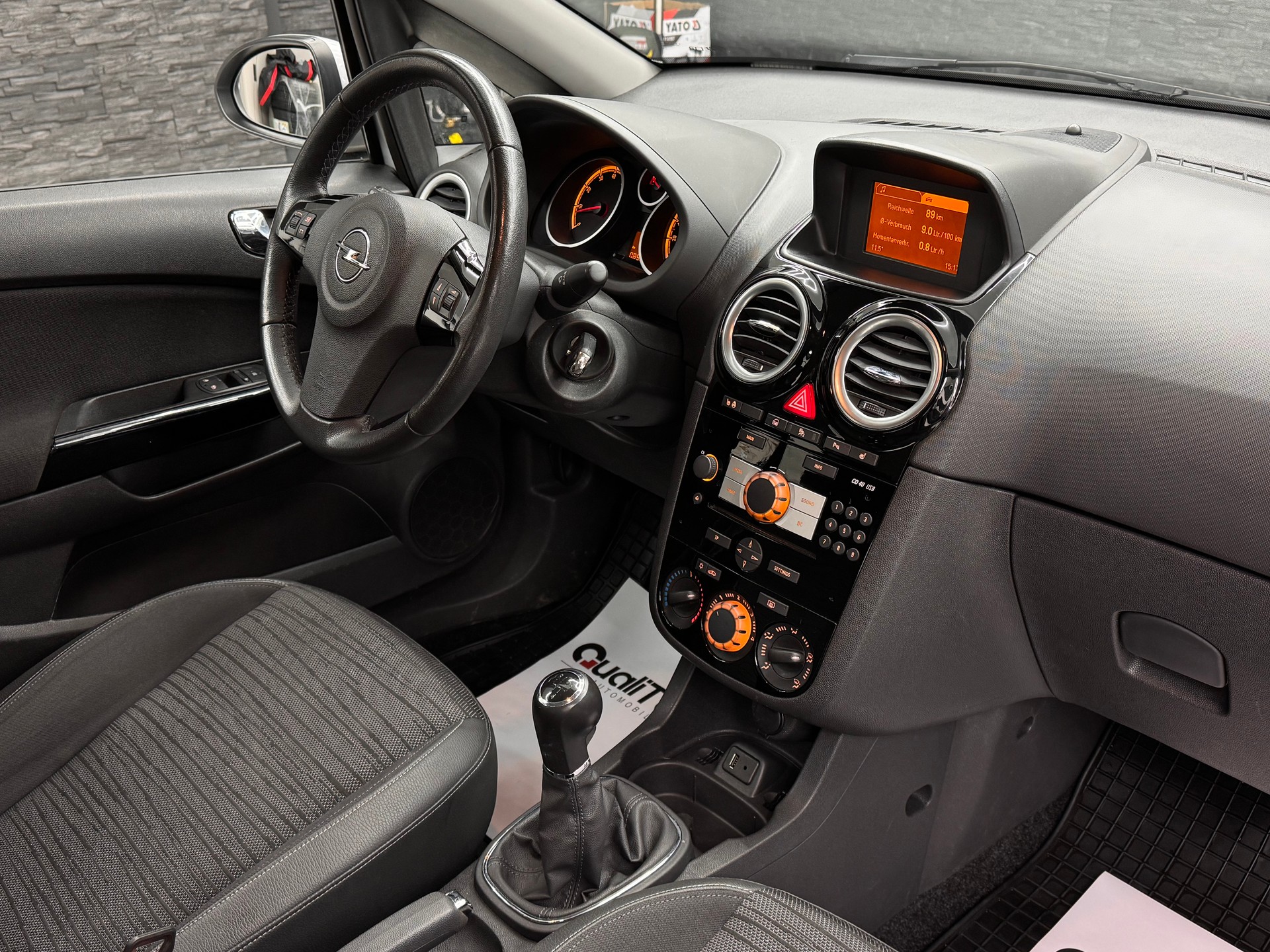 OPEL Corsa 1.4 TP Color Edition-image-9