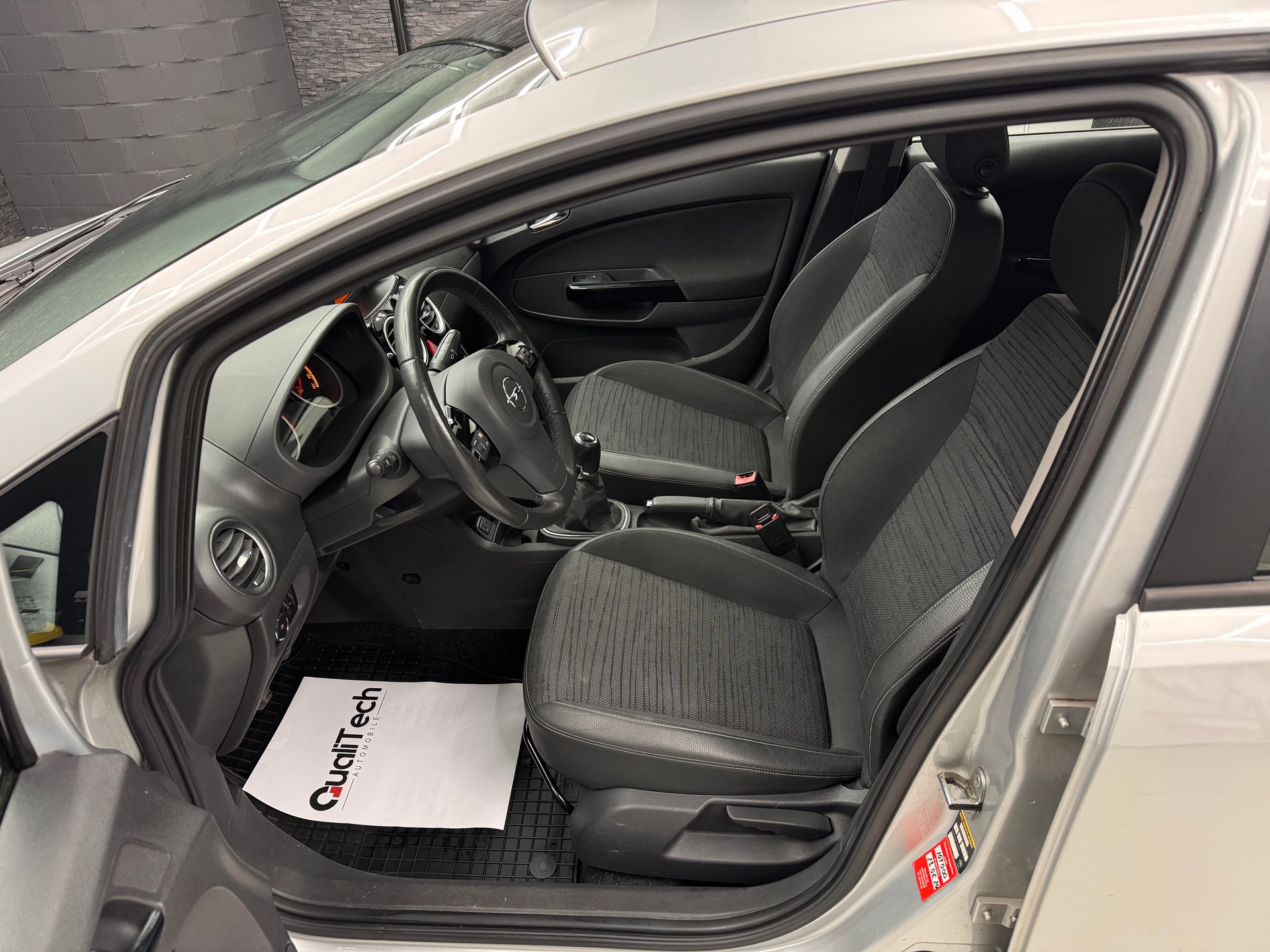 OPEL Corsa 1.4 TP Color Edition-image-6