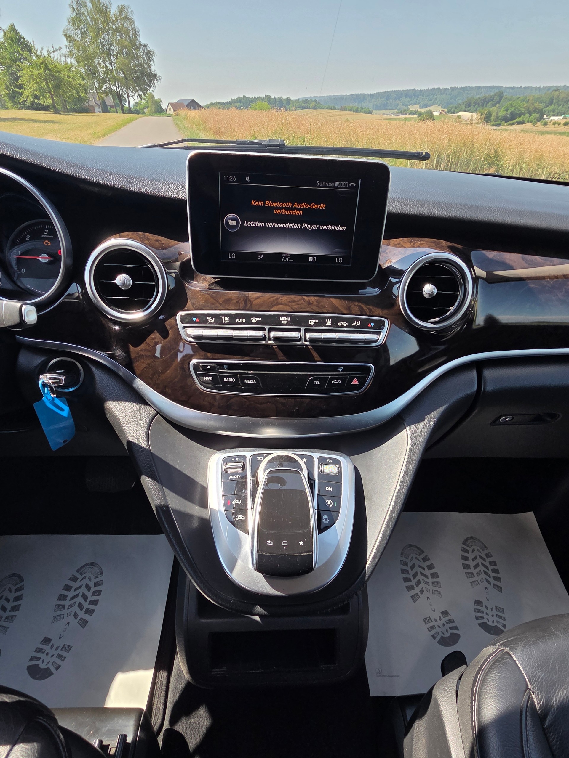 MERCEDES-BENZ V 250 d Avantgarde extralang 4M 7G-Tronic-image-11