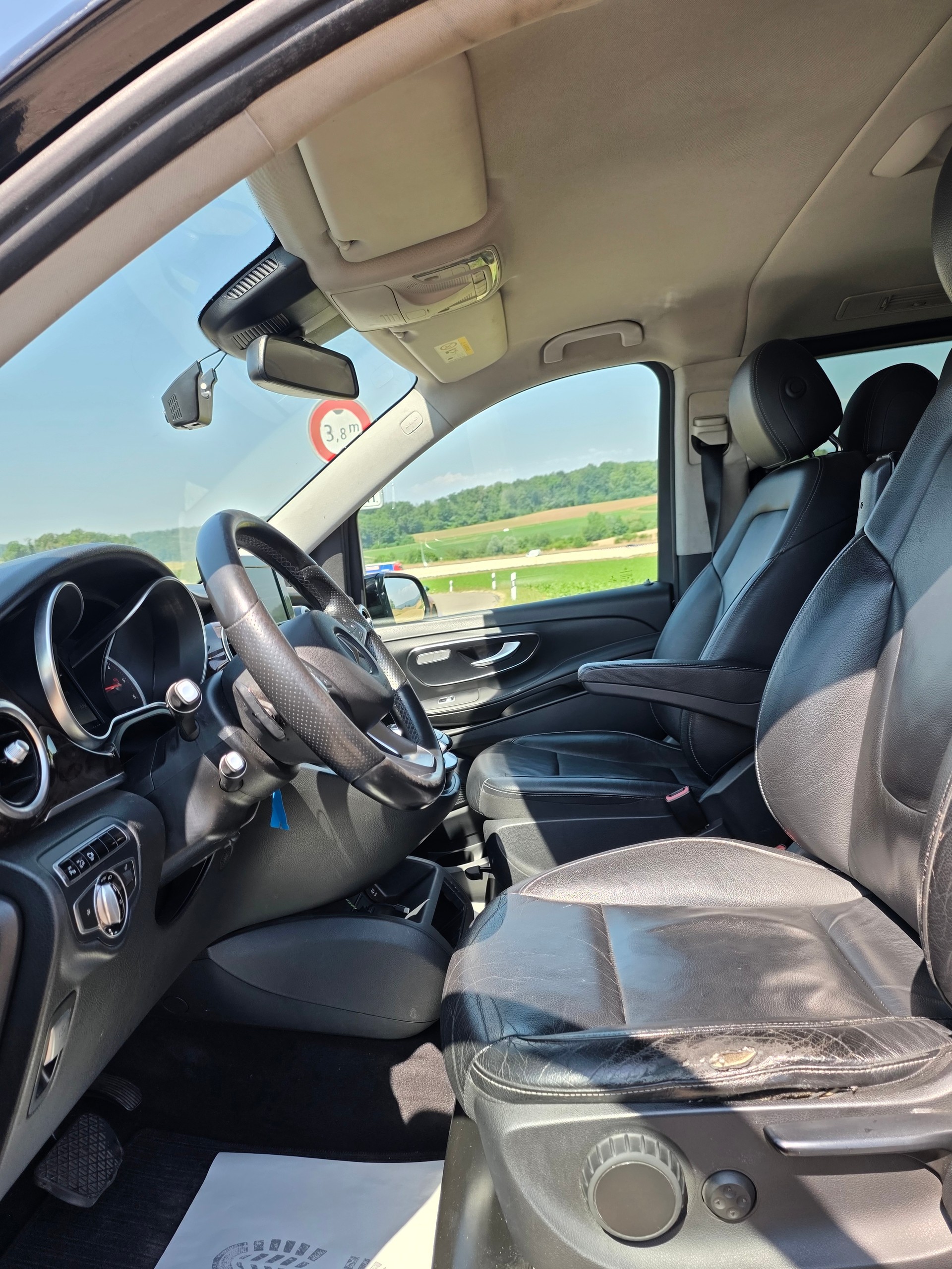 MERCEDES-BENZ V 250 d Avantgarde extralang 4M 7G-Tronic-image-9
