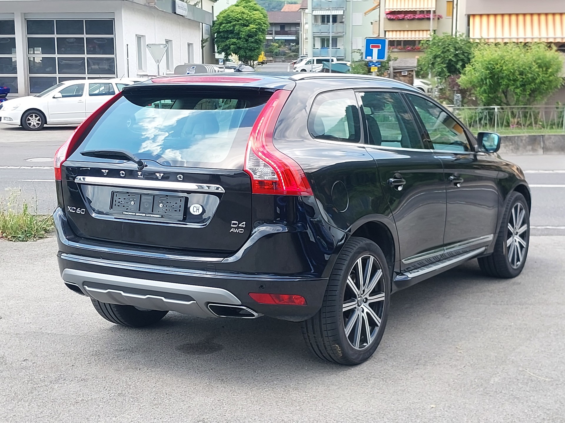 VOLVO XC60 D4 AWD Summum Geartronic-image-3
