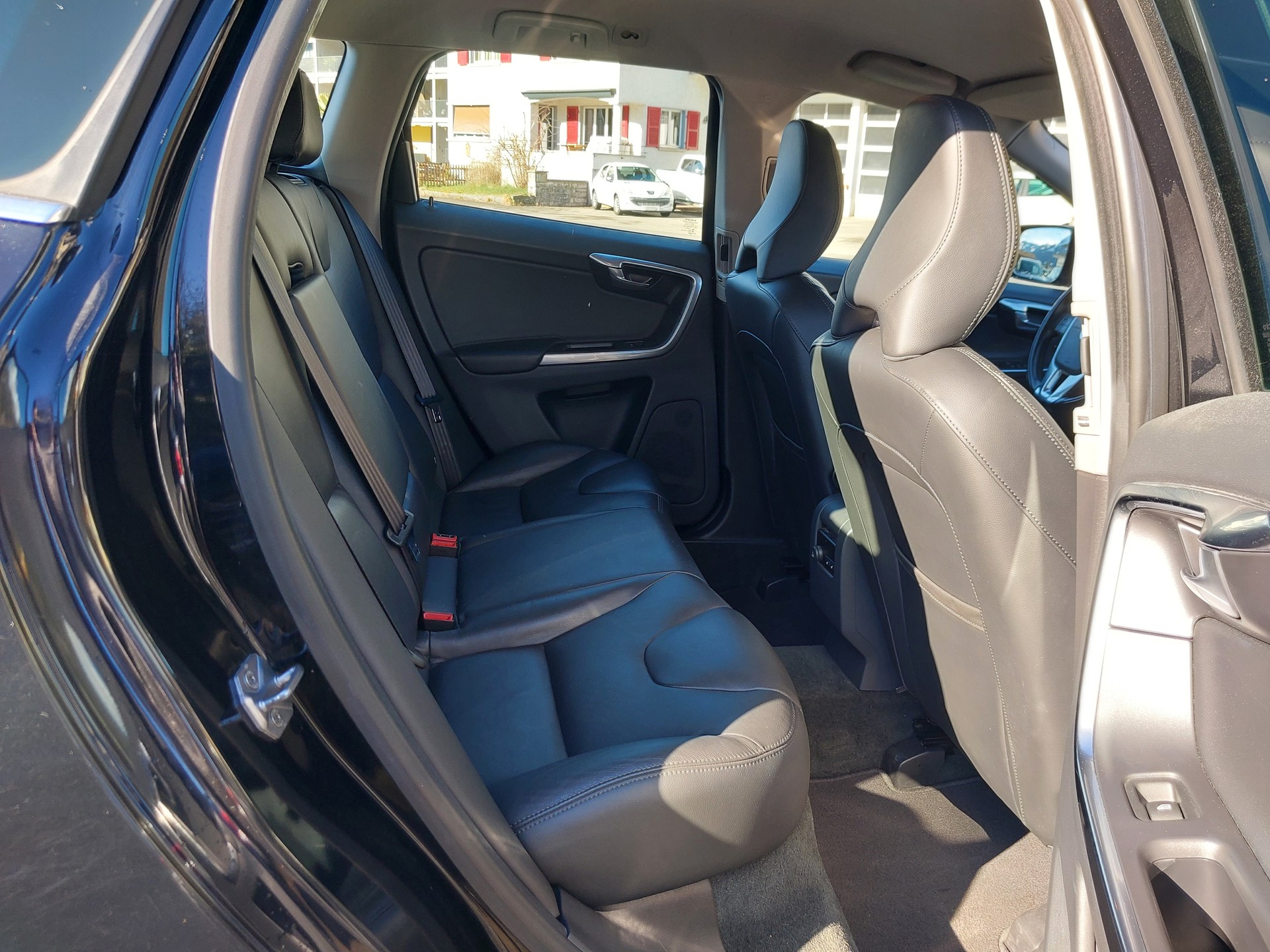 VOLVO XC60 D4 AWD Summum Geartronic-image-7