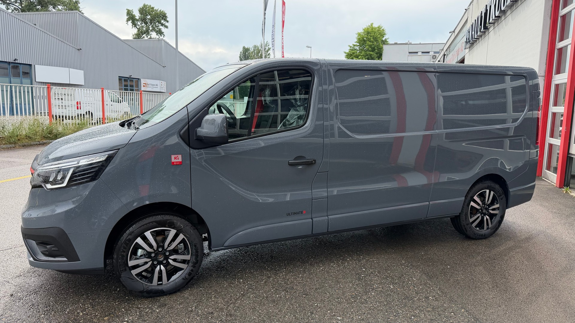 RENAULT Trafic Ultimate L2H1-image-2