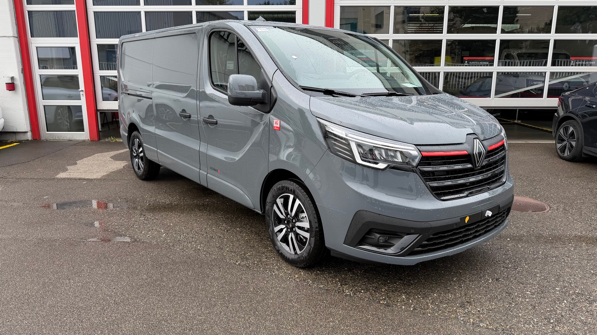 RENAULT Trafic Ultimate L2H1-image-0