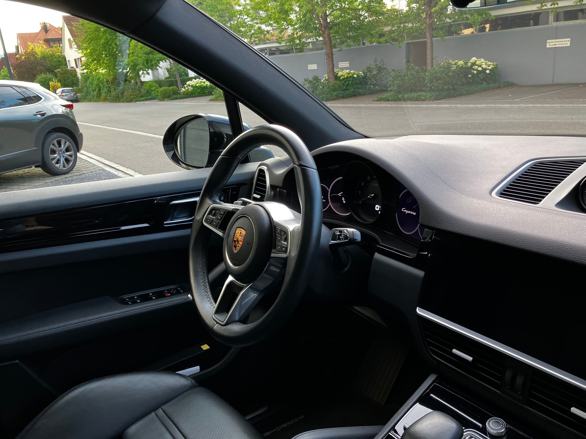 PORSCHE Cayenne Platinum Edition-image-13
