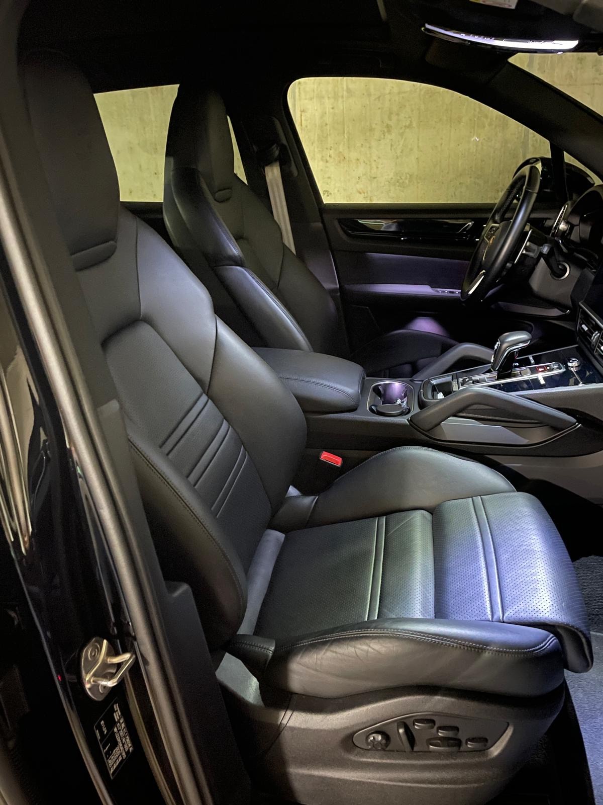 PORSCHE Cayenne Platinum Edition-image-4